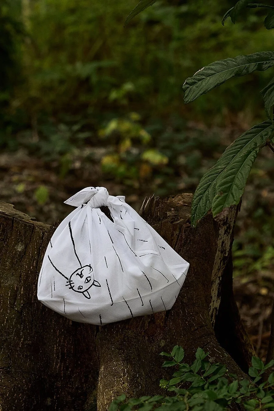 Azuma Bag Shitoshito White Model.jpg