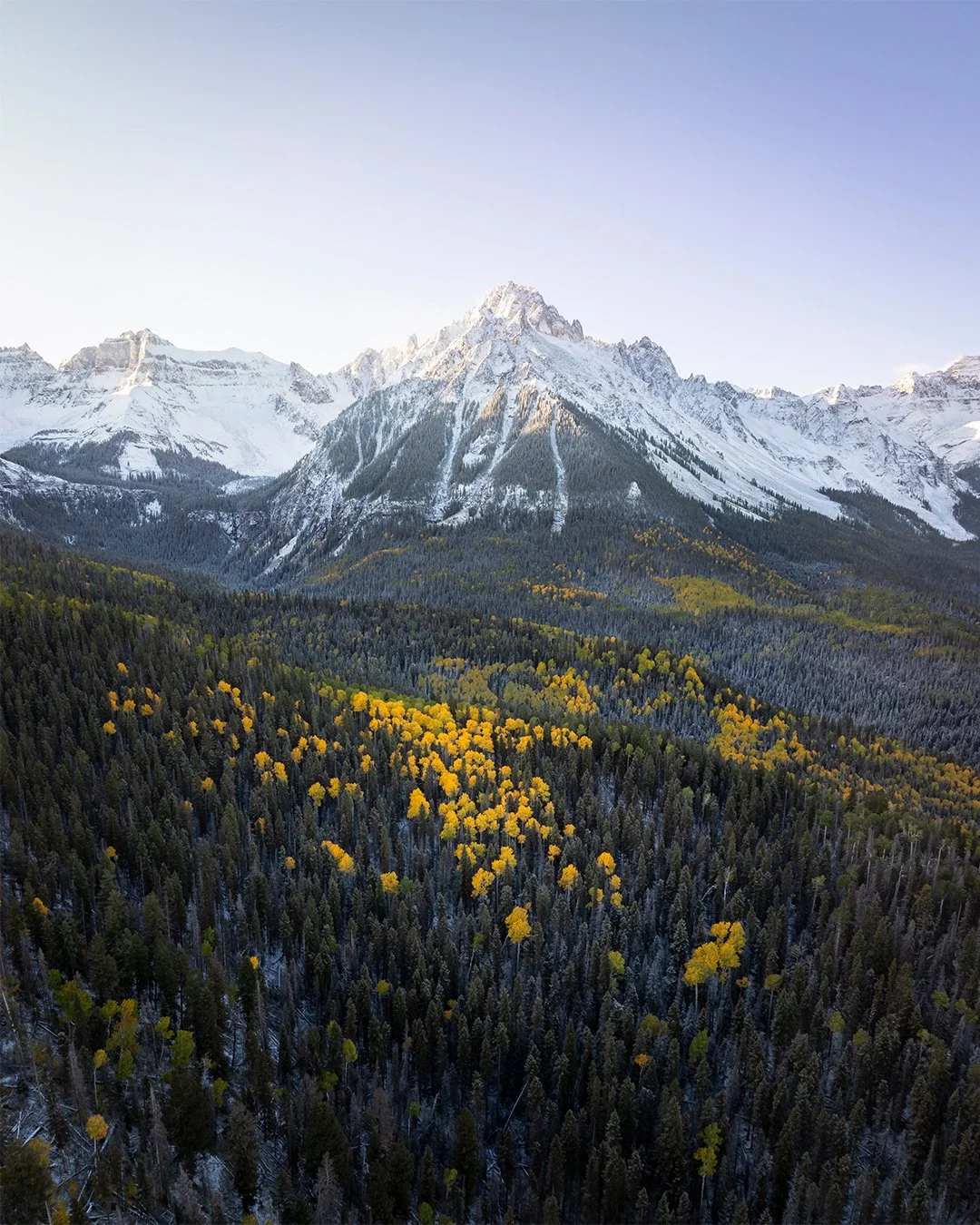 Here's how I help brands get their fall content handled in one go! (I try and make it easy)

How it works:
&ndash; You send me the product�
&ndash; We align on the story + style�
&ndash; I scout the location, shoot it, and deliver a full seasonal con