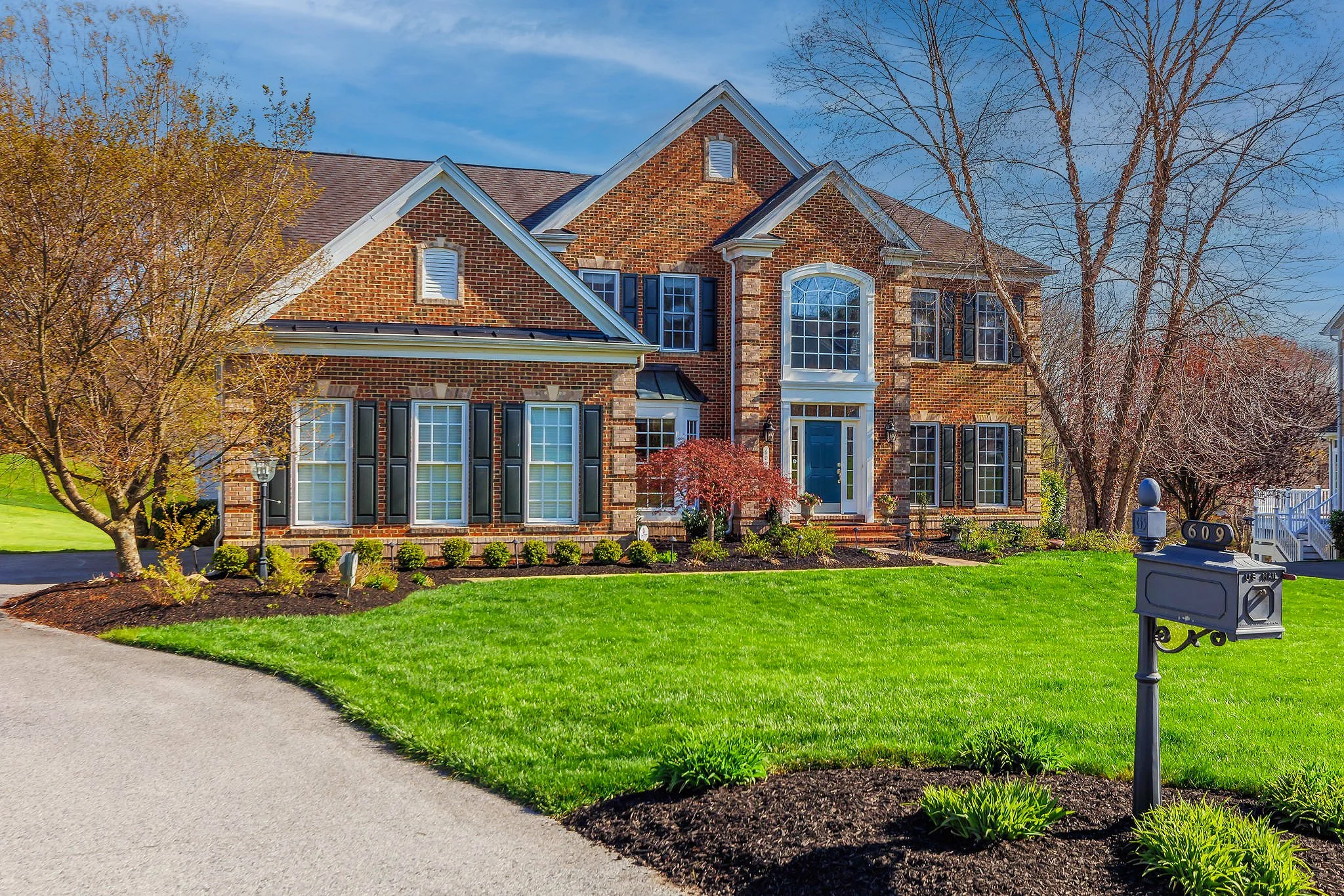 The Ultimate Guide to Downsizing: Tips for a Smooth Transition