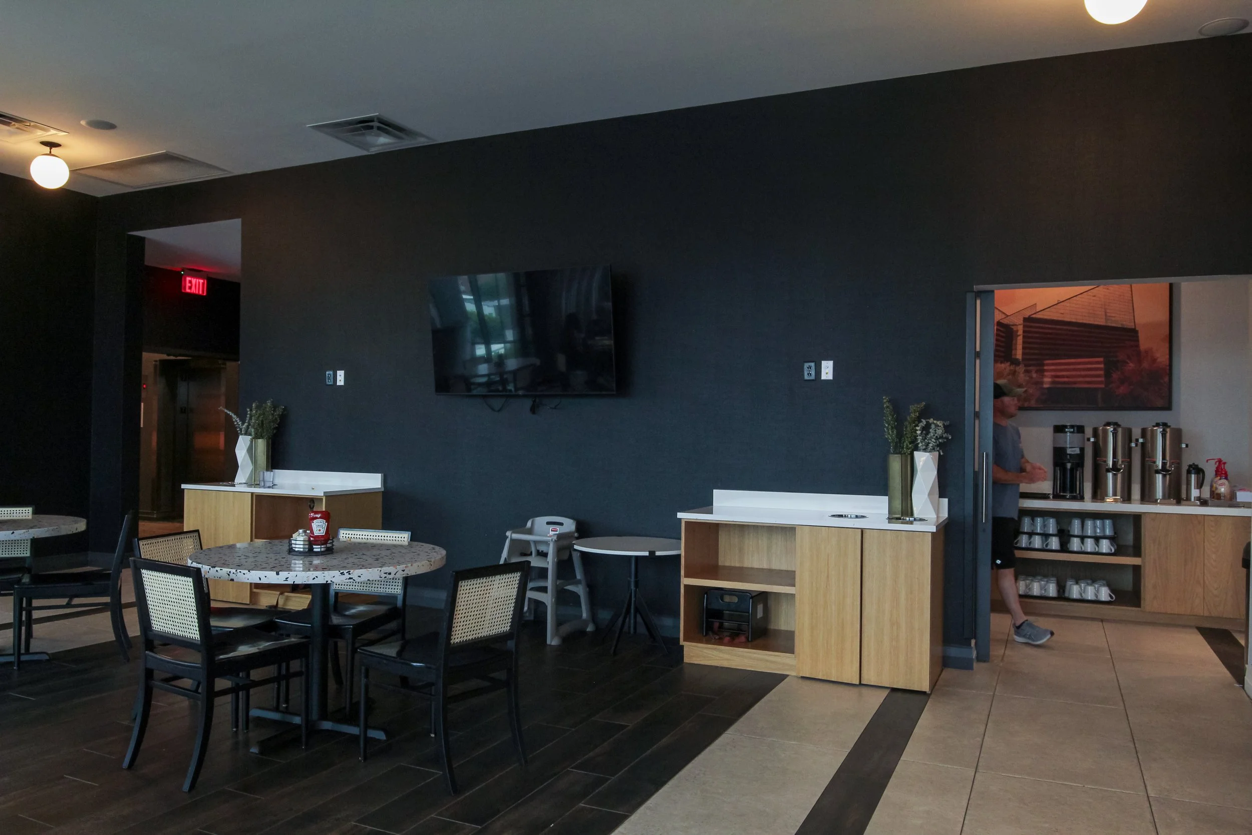 Embassy Suites by Hilton is a 7th floor remodel and renovation by P&C Construction in downtown Chattanooga, TN of their top floor restaurant, kitchen, bar, and outdoor patio, as well as first floor training facilities and more.