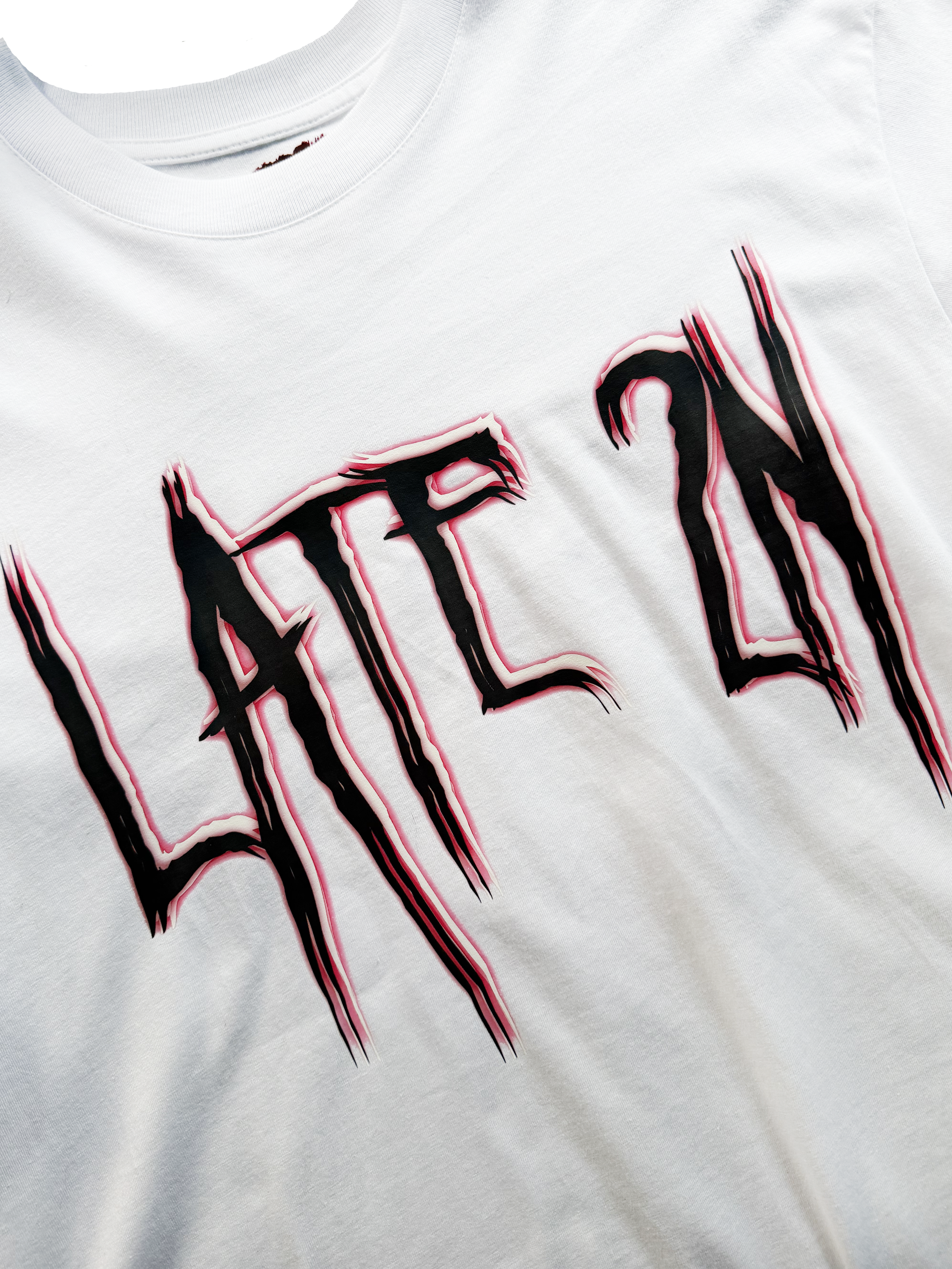 WHITE TEE-DETAILS.png