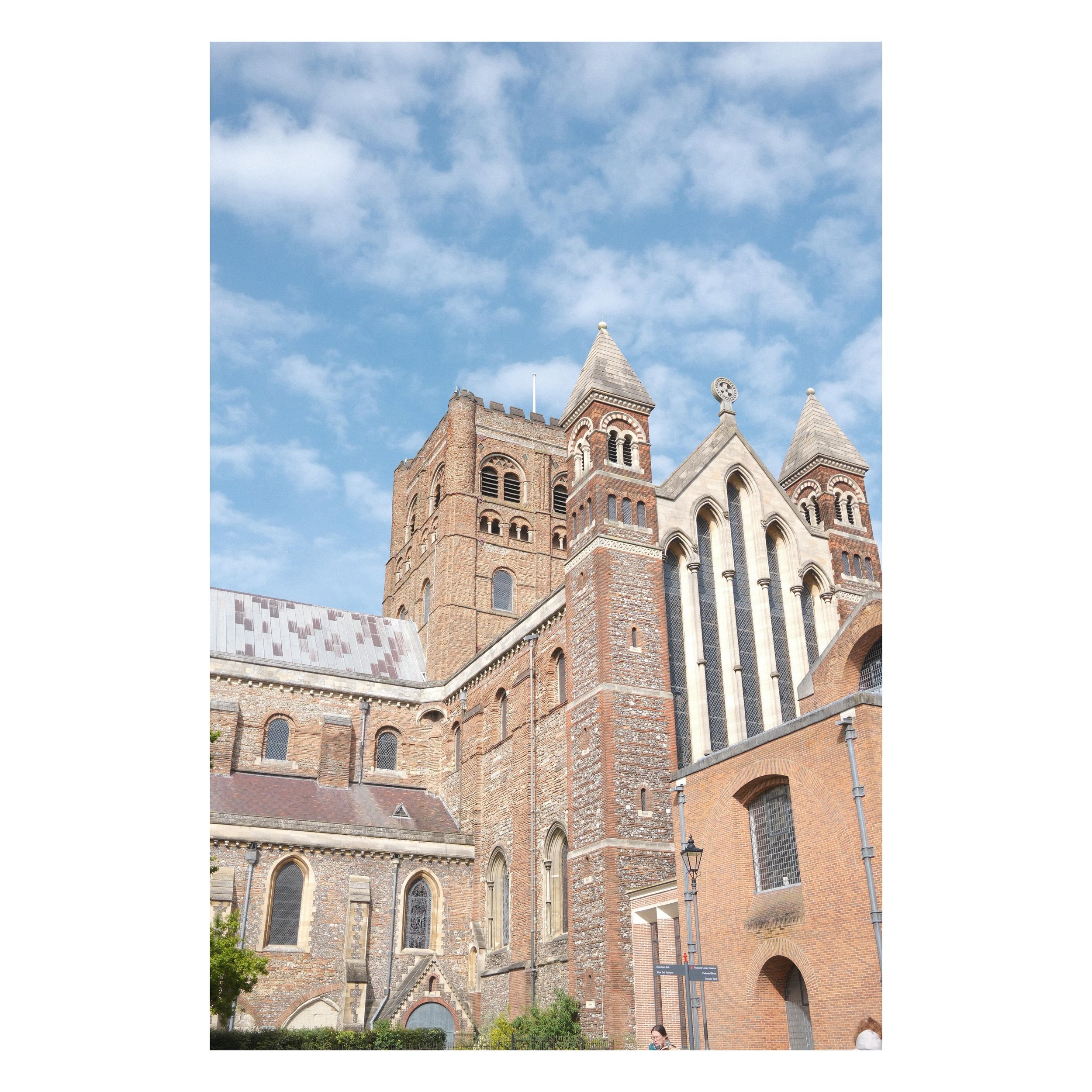 St Albans Cathedral 

#fujix100vi #architecturephotography #stalbans #sundaywalks #fujifilm_street #streetphotography
