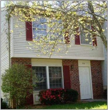 HomeStretch - 300 Roswell Commons