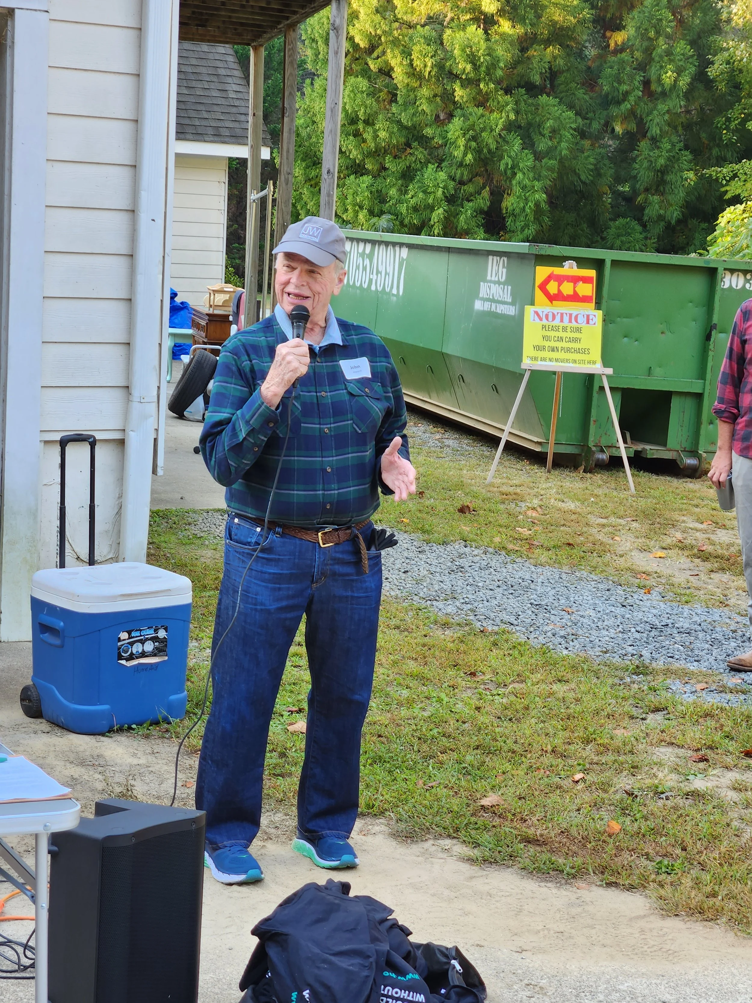 HomeAid Volunteers Help Homeless Veterans