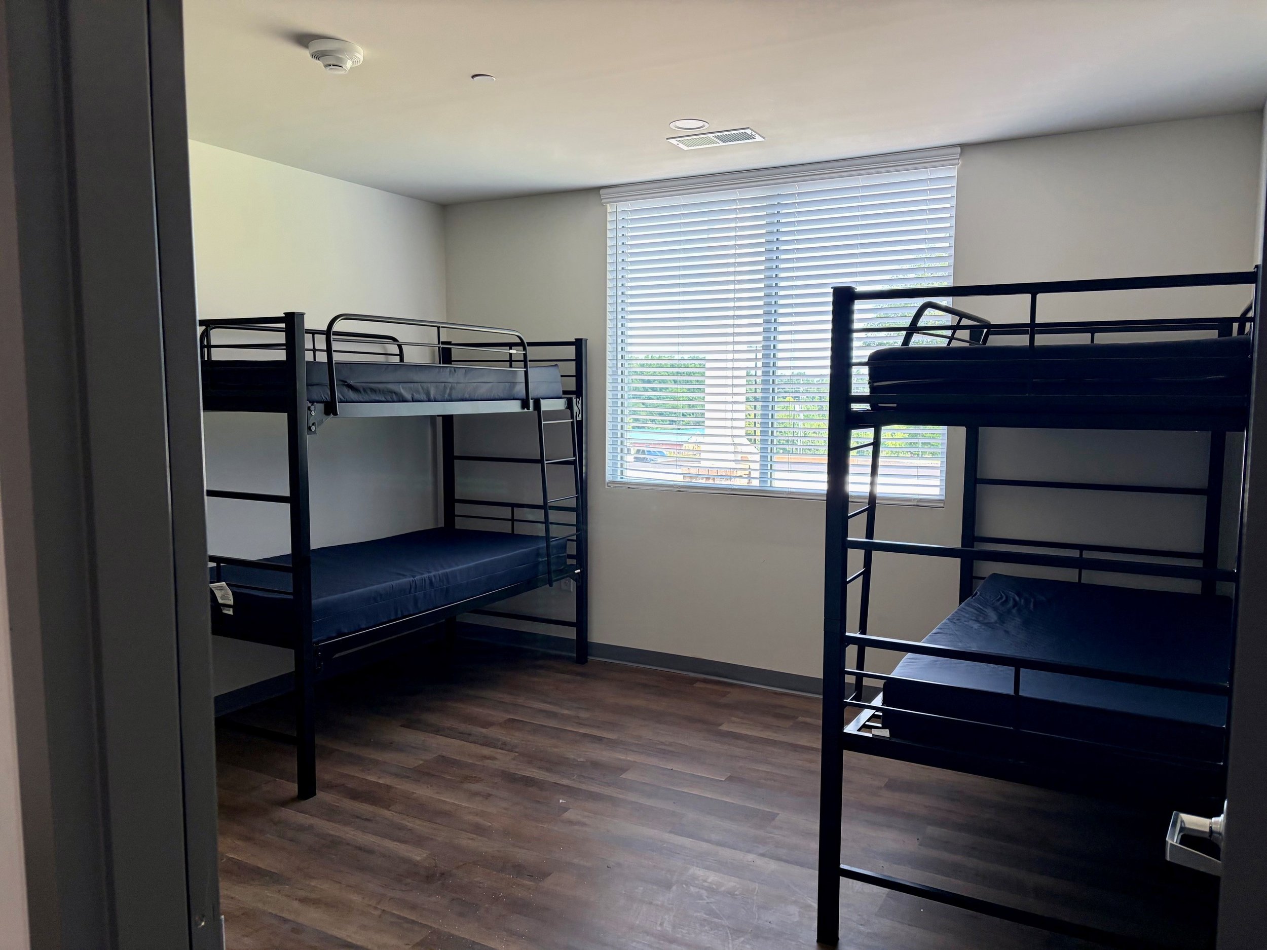 Resident Room 1.jpg