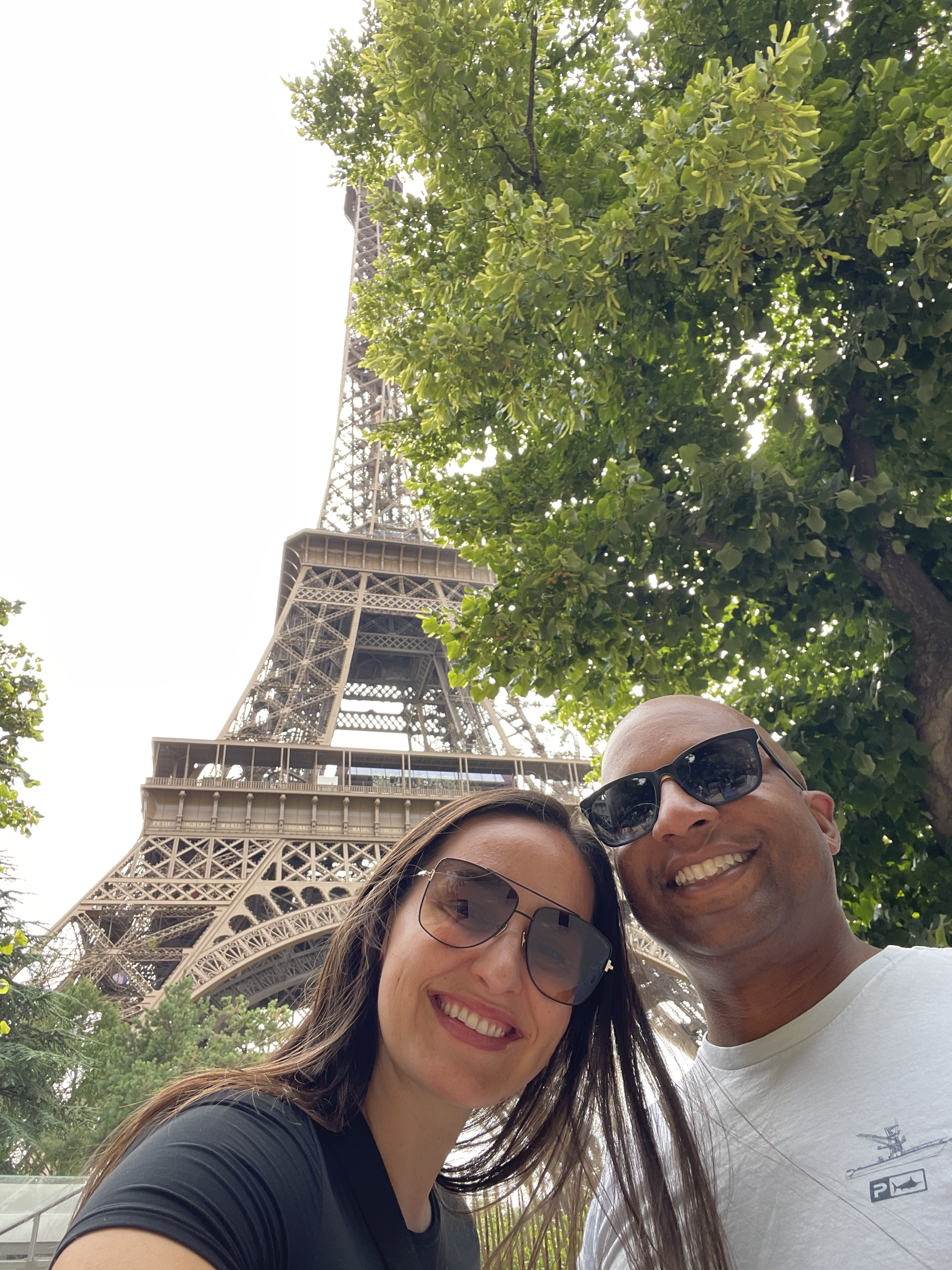 Ronnie and Stef Eiffel.png