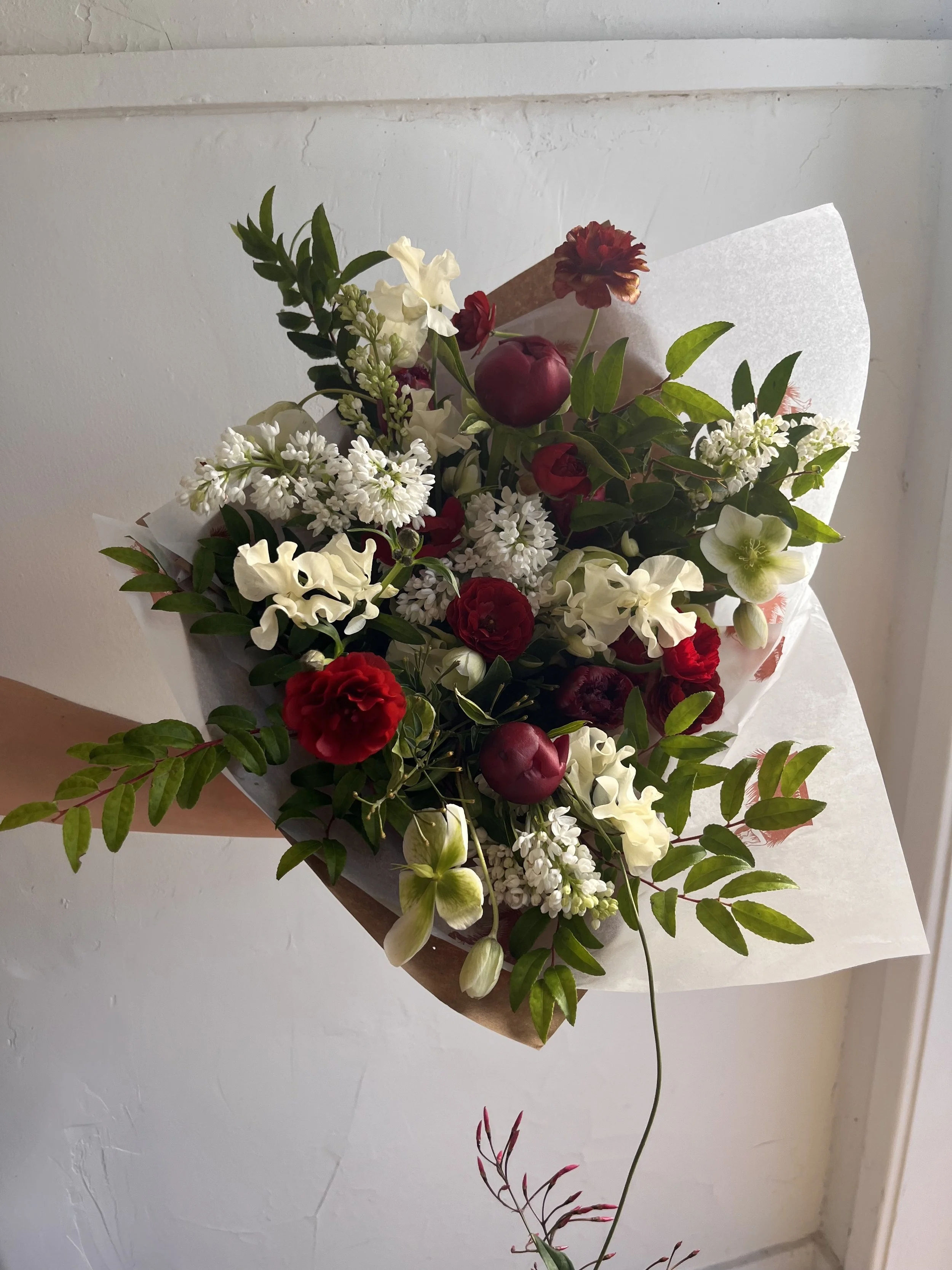 PRE-ORDER | V-Day Classic Red & White Hand-Wrap