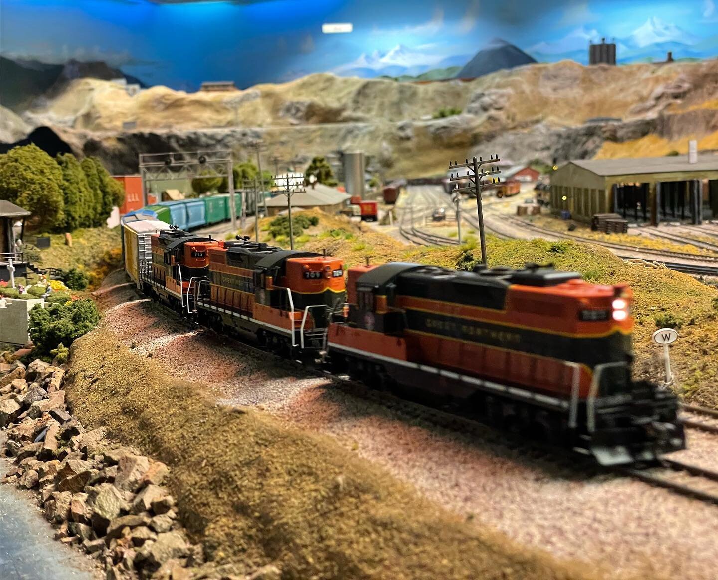 We are gearing up for our November Show! Over the next several weeks we will be making final preparations on the layout and training our members. Want to attend the November show? Get your tickets online today and reserve your spot! See link below👇?
