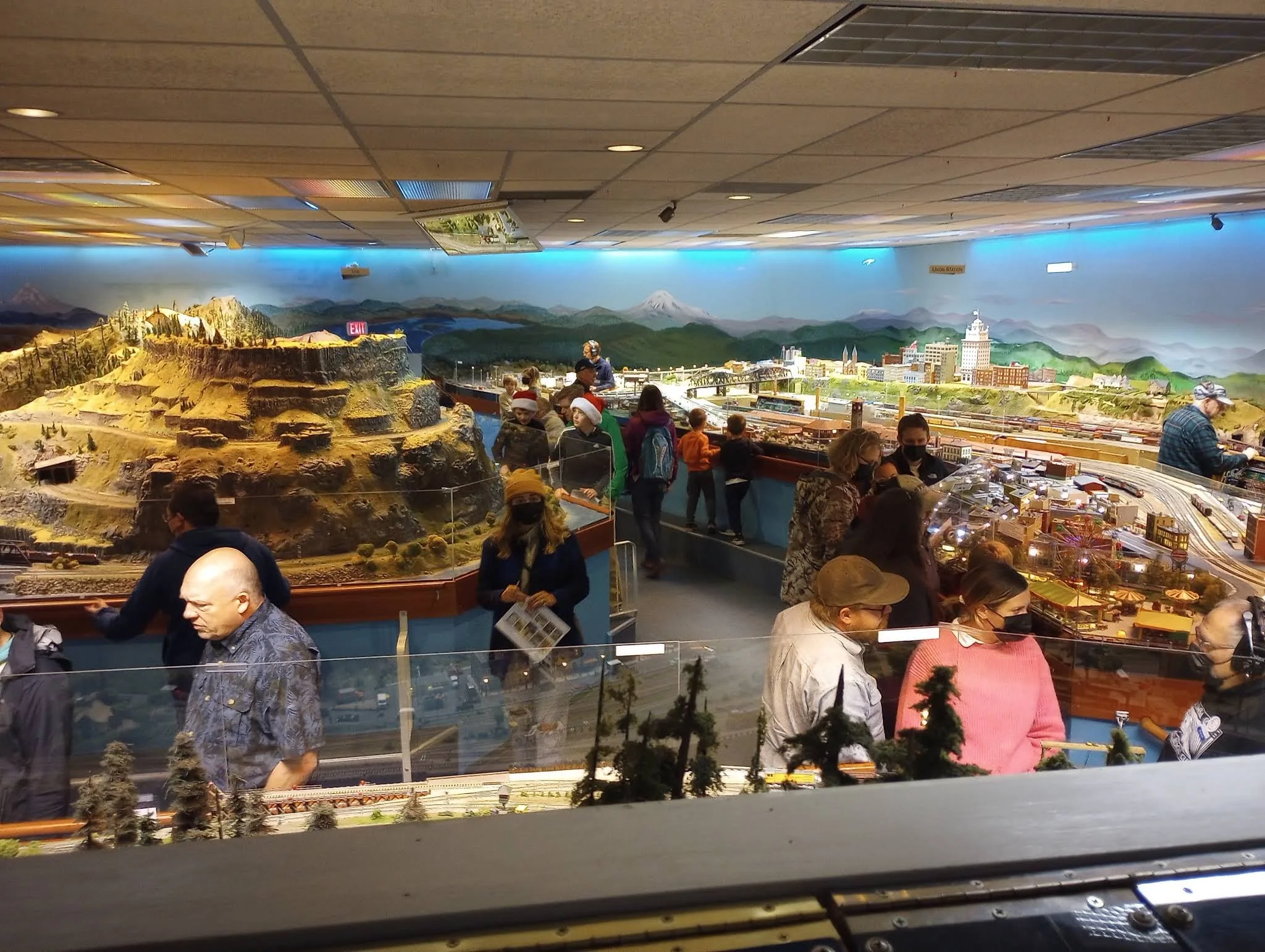 Columbia Gorge Model Railroad Club Holiday Open House