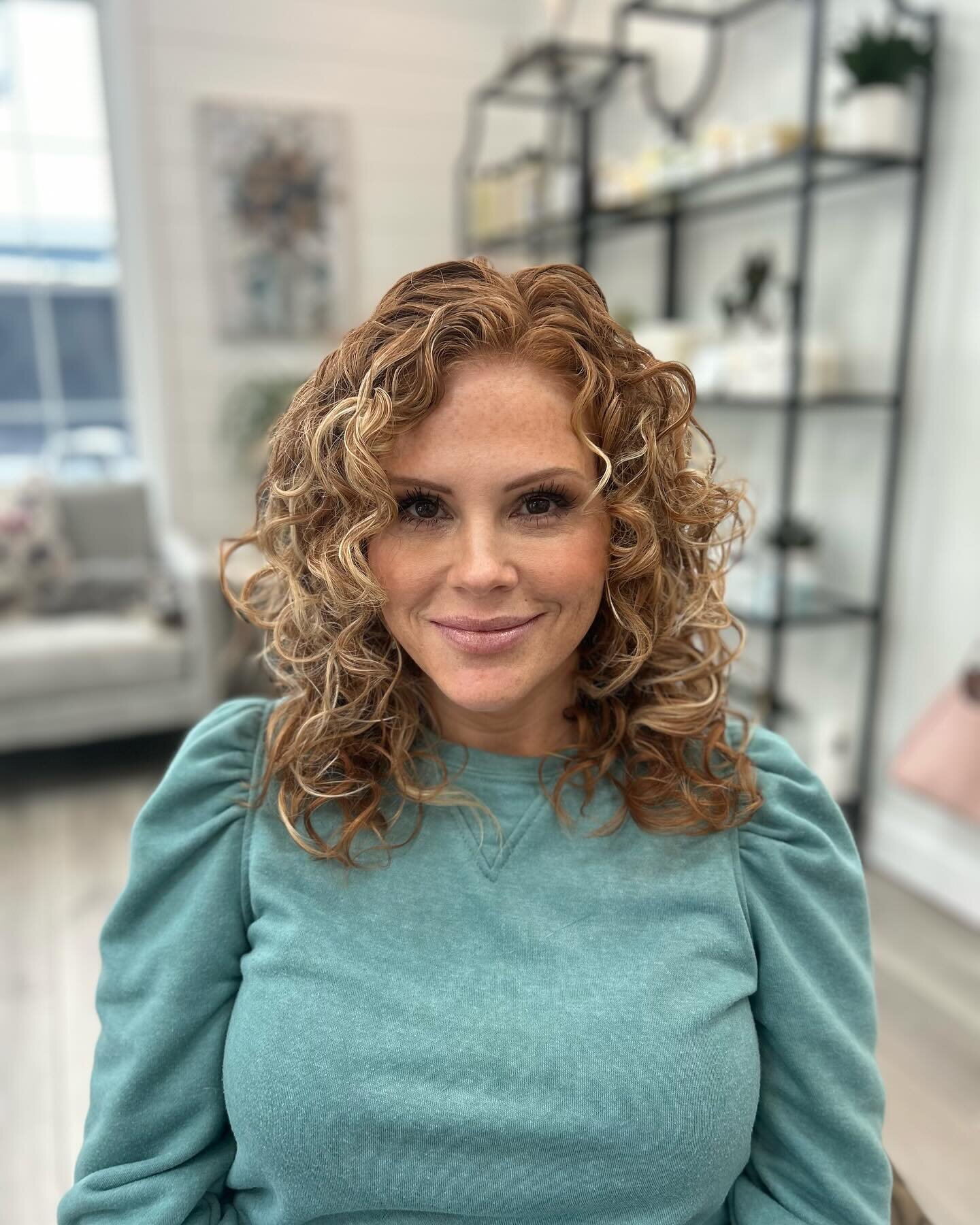 Before and after photos of recent curly cuts!

I&rsquo;ve been specializing in curly cuts since 2007. I dry cut the curls so I can see exactly how they will fall, spring factor and intensity of curl. I use all @davinesofficial curl enhancing products