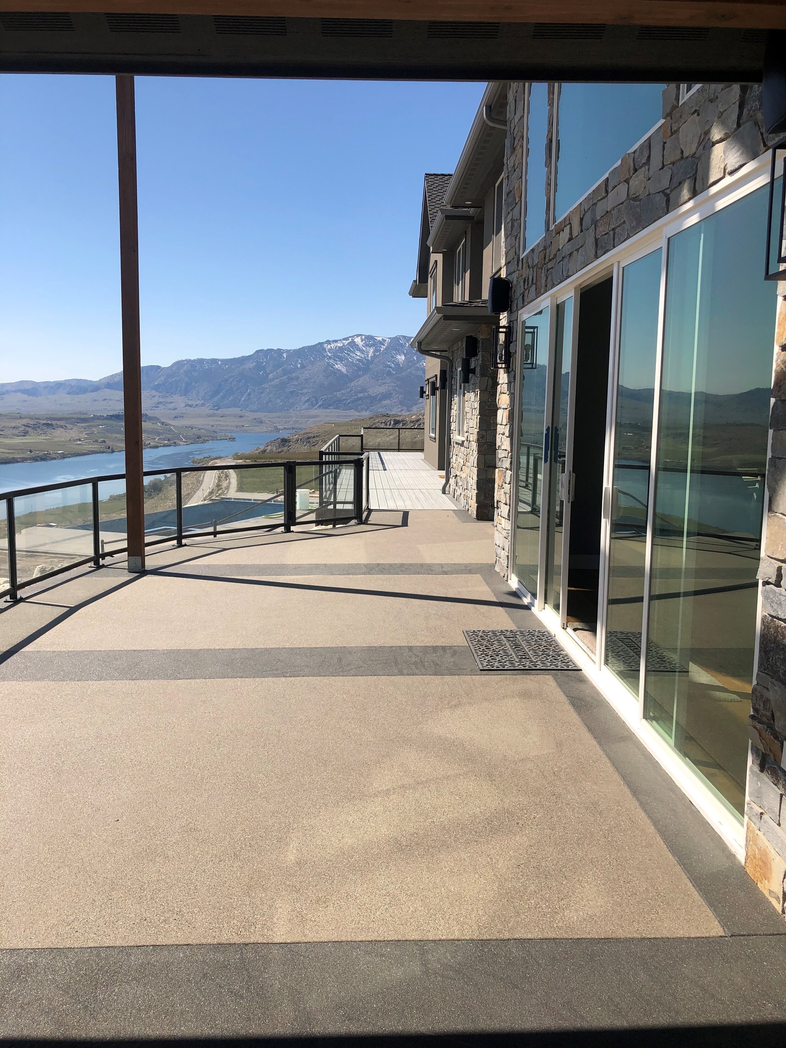 Patio 1.jpg