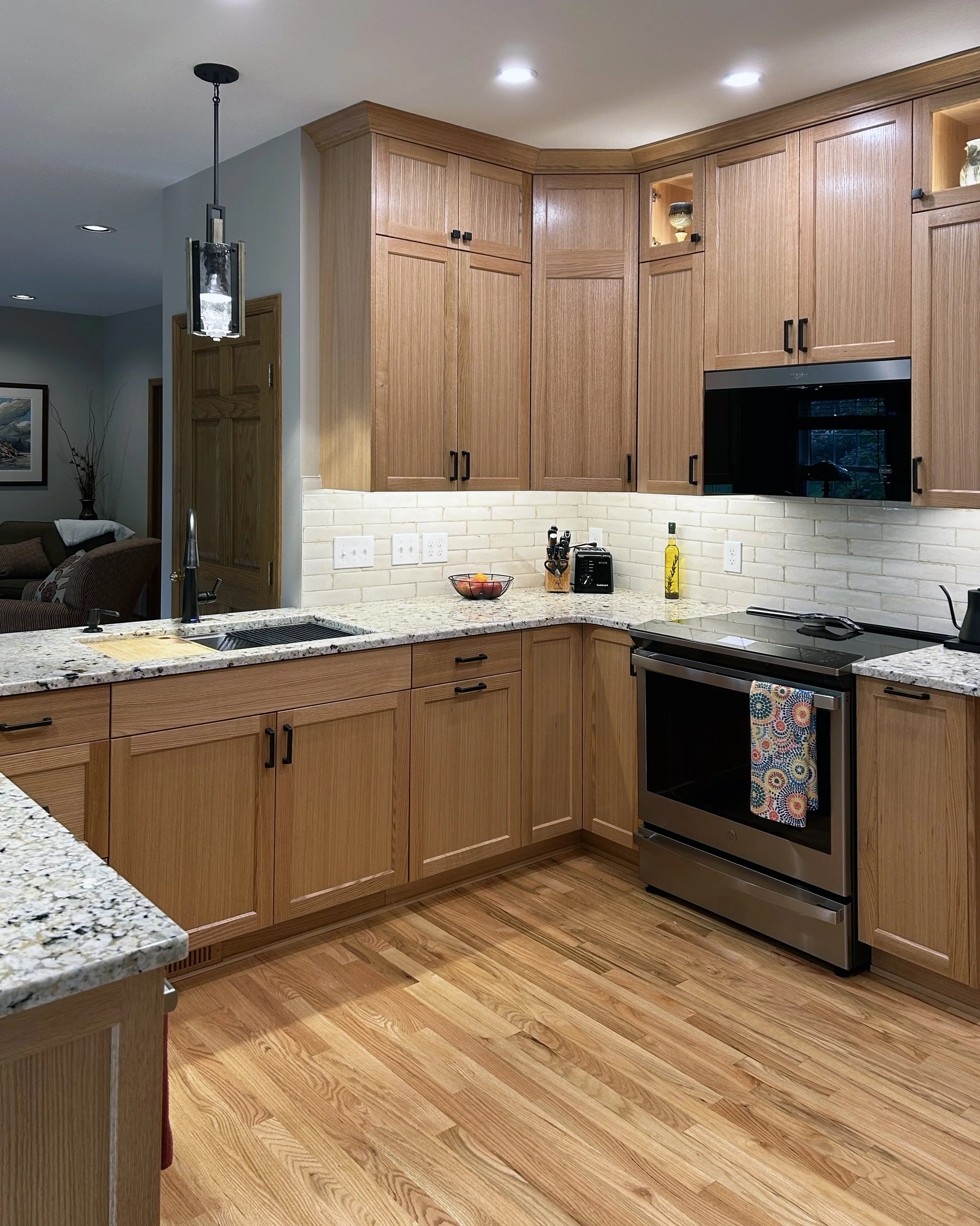 Custom Rift Red Oak Shaker Kitchen