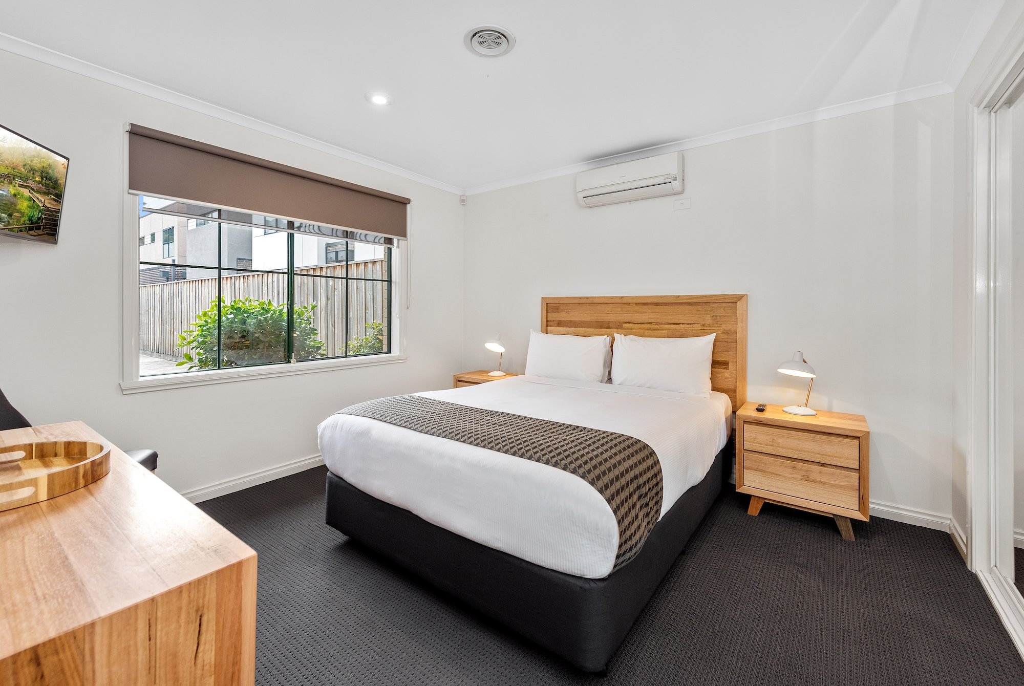 fawkner-executive-suites-and-serviced-apartments-accommodation-three-bedroom-villa-unit-4.jpg