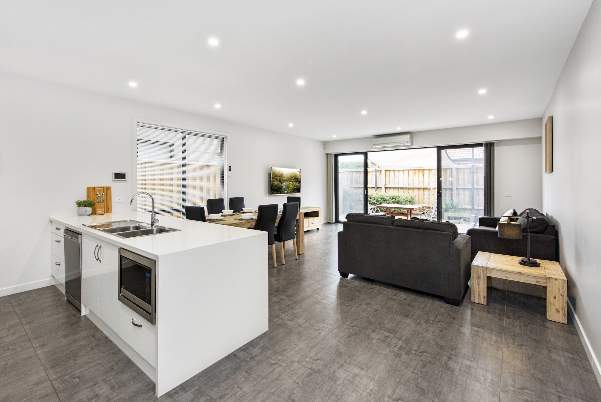 fawkner-executive-suites-and-serviced-apartments-accommodation-three-bedroom-townhouse-3.jpg