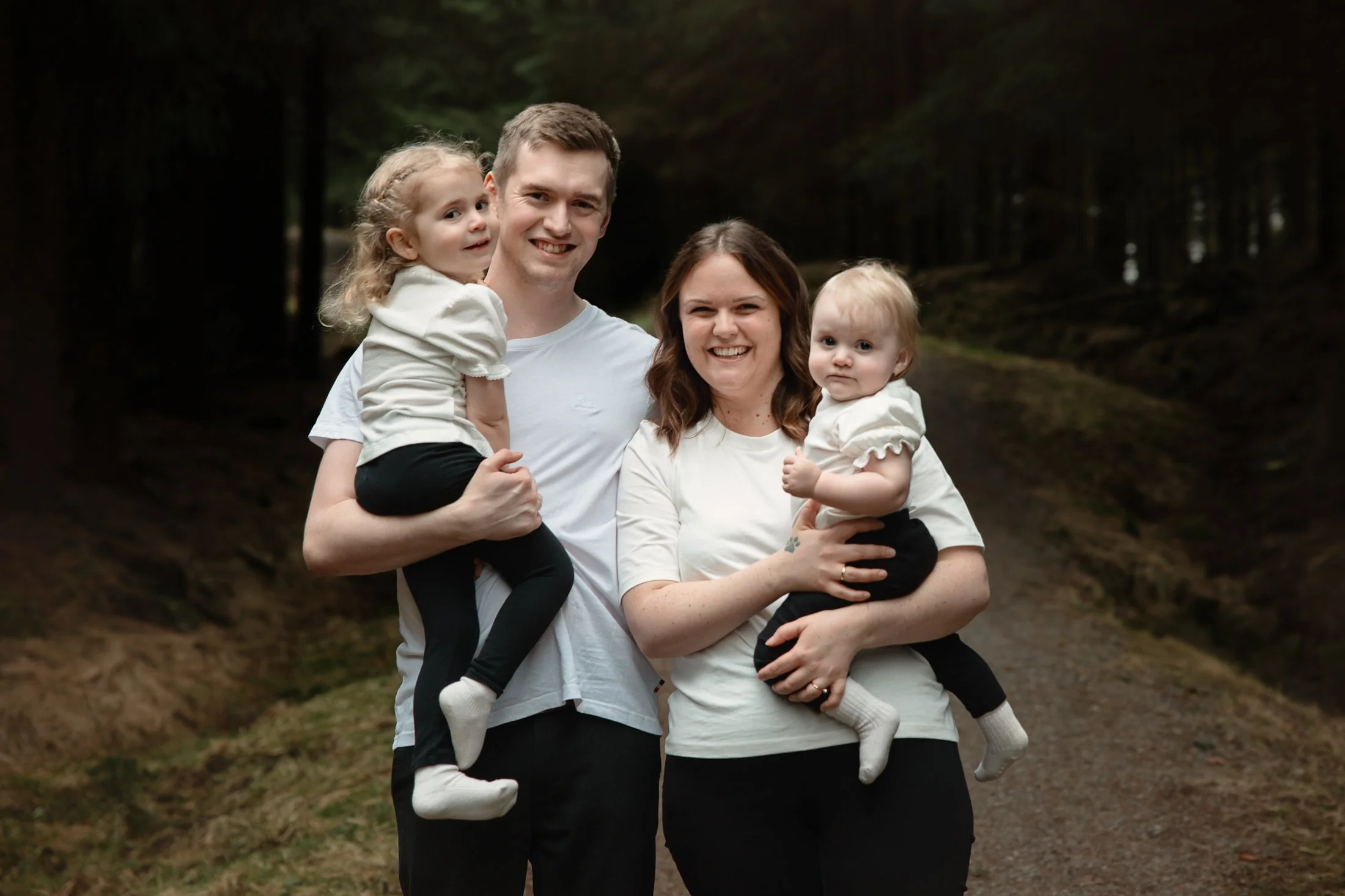 Familiefotograf-jaren-vigrestad-skog-2.jpg