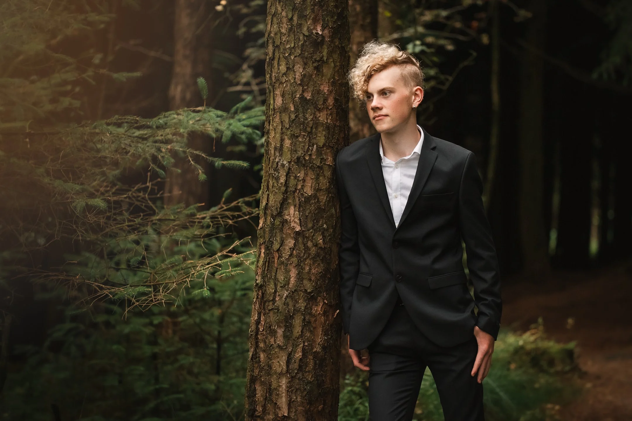 Konfirmantfotograf Jæren, gutt i Haugstadskogen