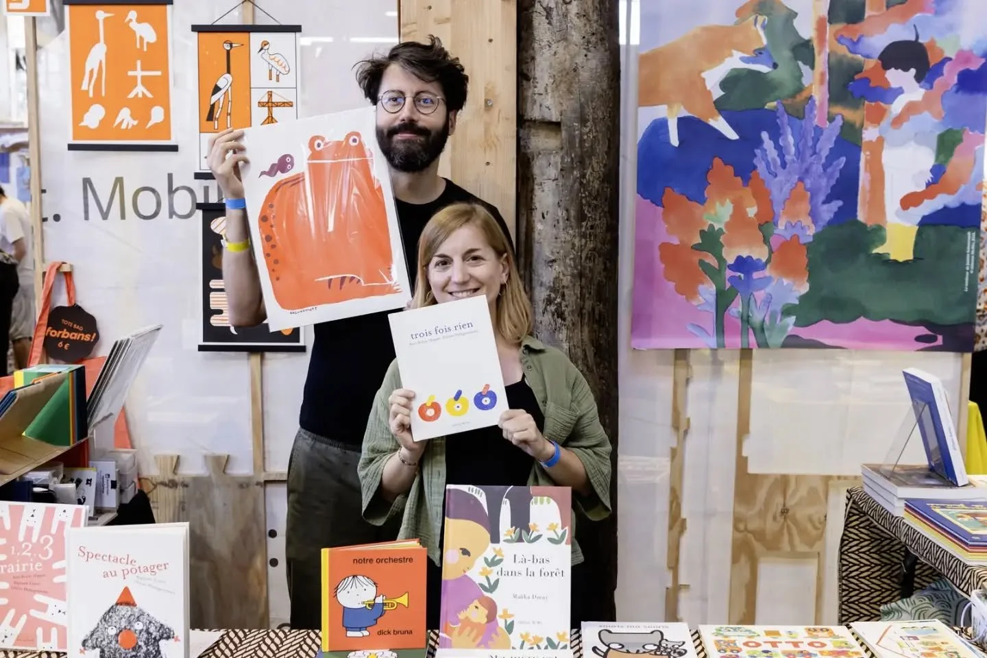 ⚙️ Portraits des maisons d'&eacute;dition au salon !

⛽️ La suite des portraits r&eacute;alis&eacute;s sur les stands du salon du livre au @legaragemoderne par notre photographe @stephane.monserant ! 

1- @editionsmemo 

2- @6piedssousterre en compag