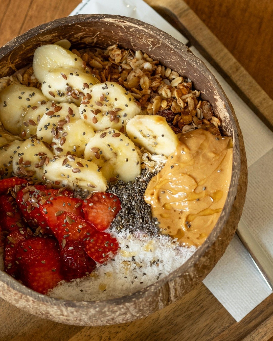 It's breakfast bowl season 👌

Did you know that all of our mushroom powders can be added to smoothies and breakfast bowls ✨
.
.
 #WellnessSimplified #StressLessLiveMore #PlantPoweredCalm #PlantPower #MindfulMoments