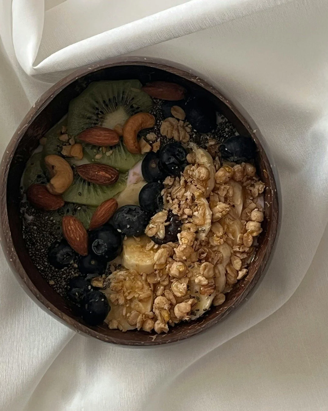 Summer breakfasts&hellip; but make them functional 

Why not add ceremonial cacao + Lion&rsquo;s Mane to your morning breakfast bowl this summer? 

#ceremonialcacao #lionsmane #breakfastbowl #functionalfoods #mushroomwellness #brainhealth #wellnessri