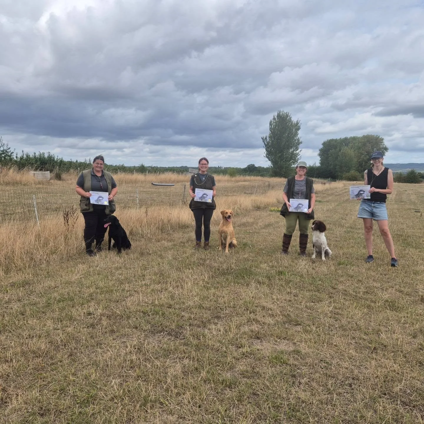 What a fab group! 

We may have had a few environmental challenges like wasps, dummy mishaps and unbelievable 'you couldn't write it' moments, but what a great group of handlers and dogs! 

Proud of you all!! 

#gundogskillstraining #gundogtrainingke
