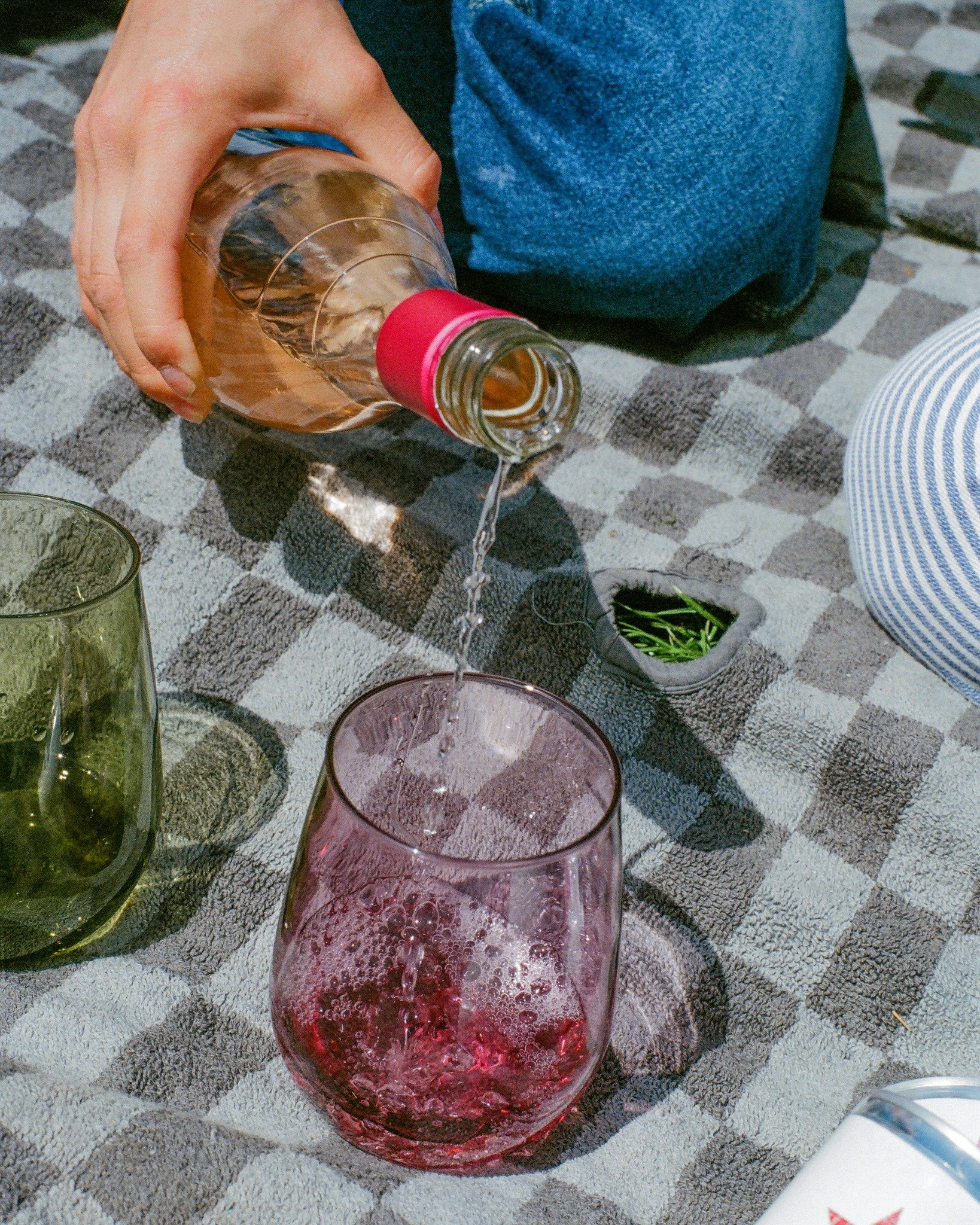 Pink wine 🤝 pink cup