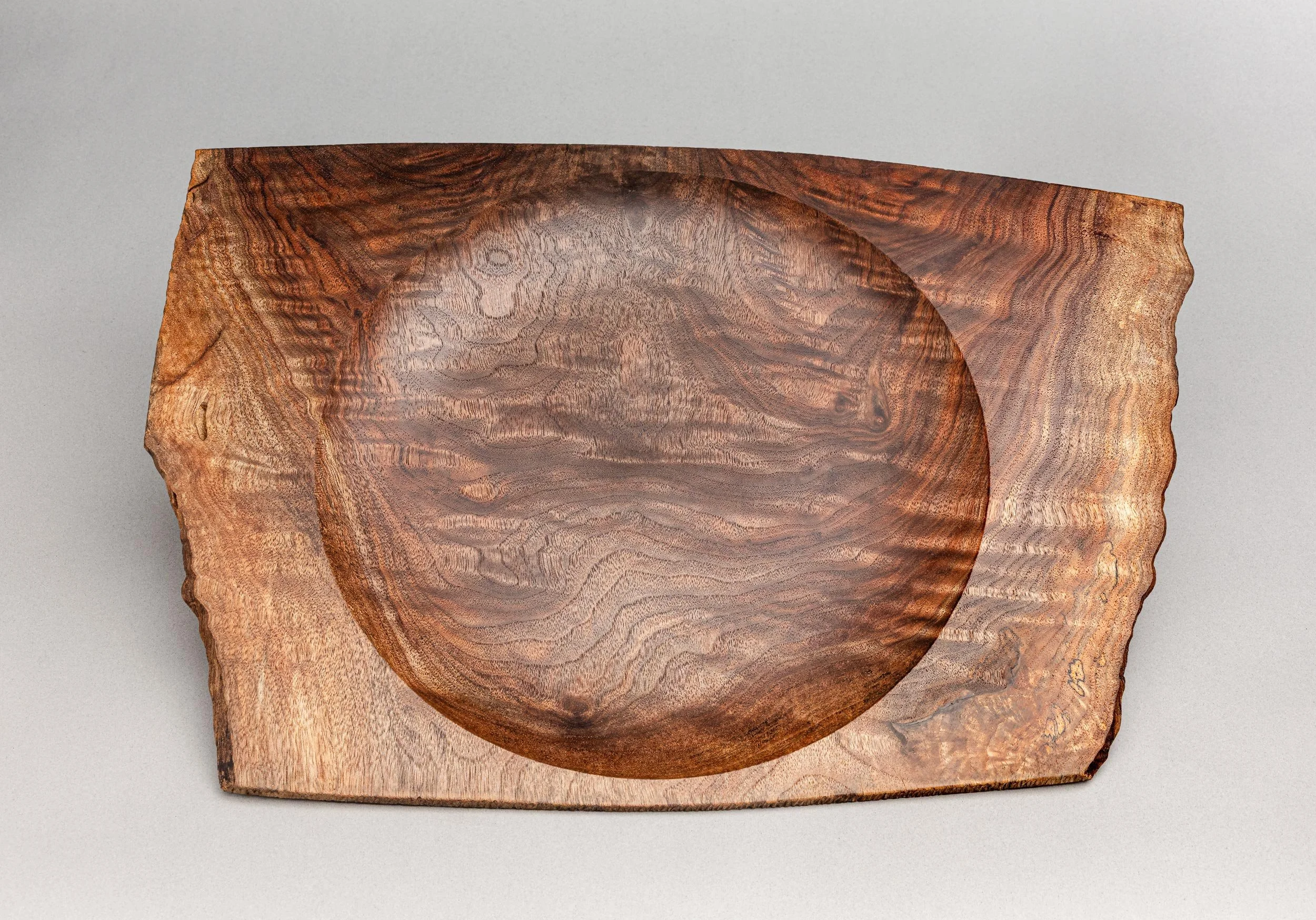 178A_walnut-platter-with-curly-grain_2500x1748.jpg