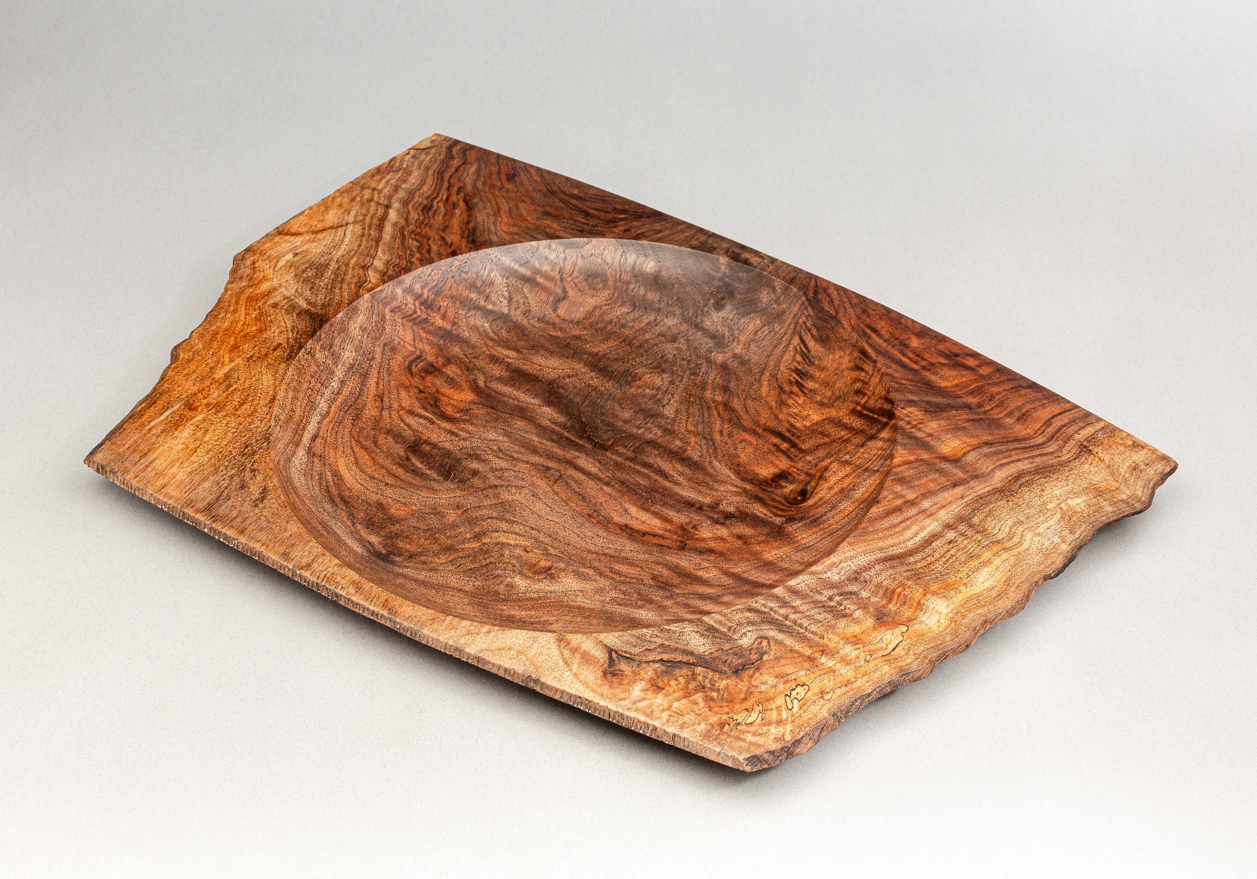 178B_walnut-platter-with-curly-grain_2500x1748.jpg