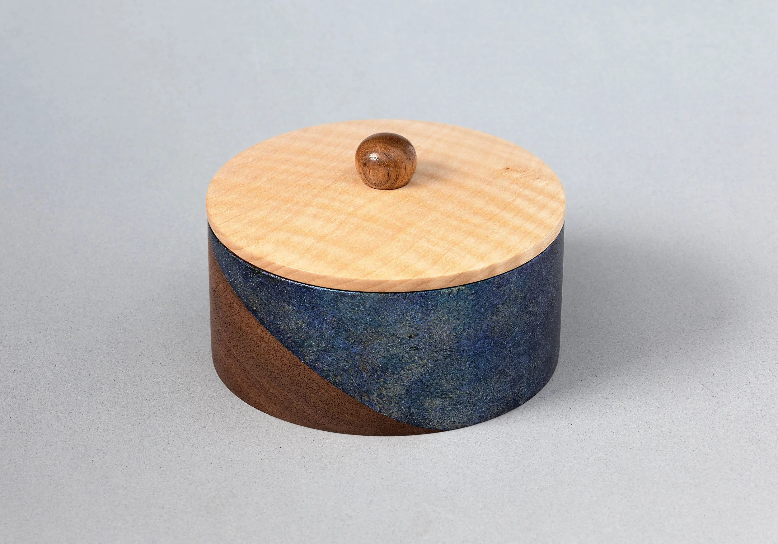 187A_walnut-box-curly-maple-lid_2500x1748.jpg