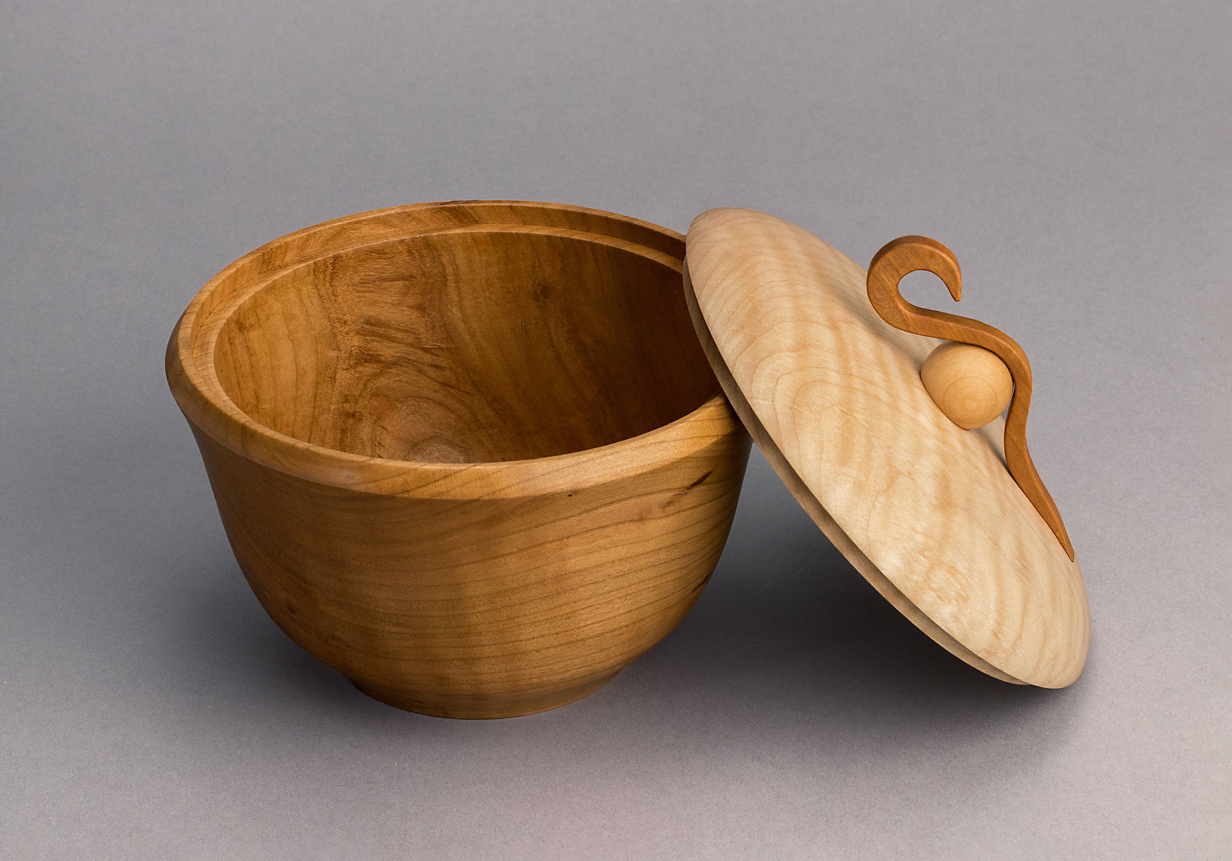 106C_cherry-bowl_maple-lid-curl-detail_2500x1748.jpg