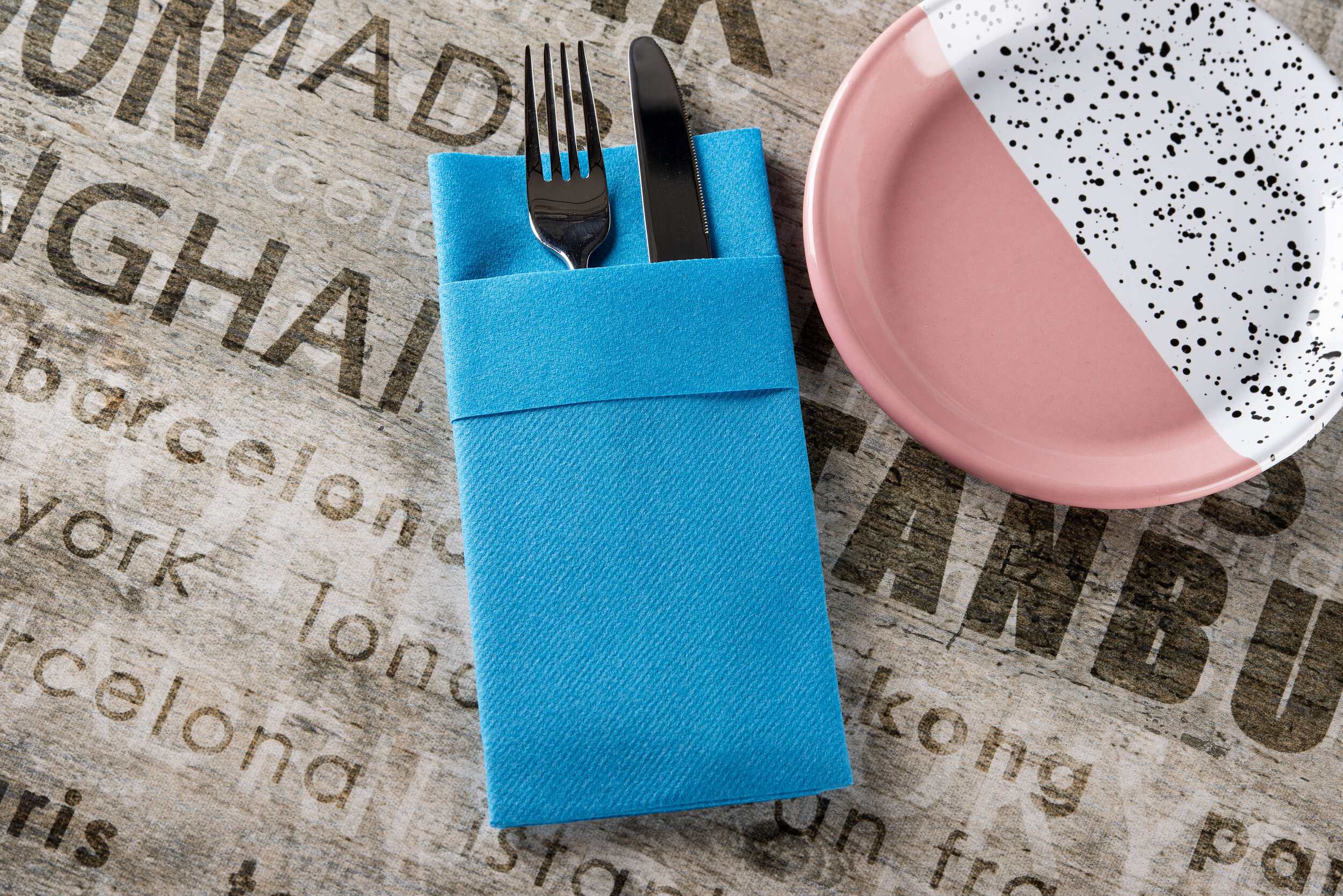 They come with a discreet slit that can be used for a utensil pocket, but it is discreet enough to not use at all.jpg