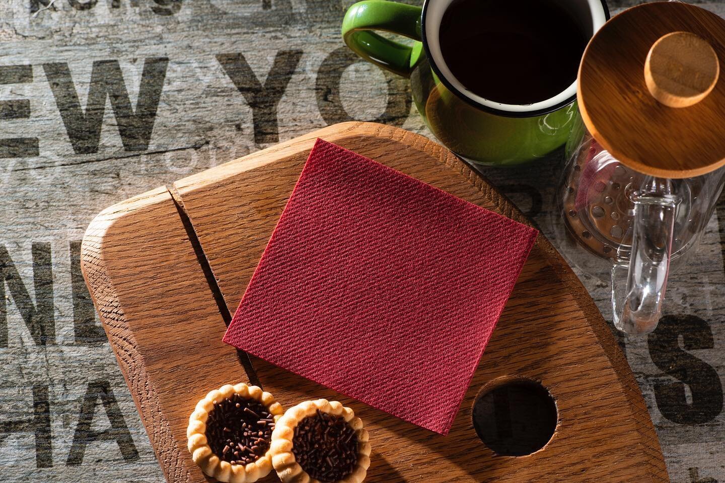 Good morning!  The best part of waking up.🥞🥐☕️ #beveragenapkins #coffee #cocktailnapkins #airlaid #breakfast #healthylifestyle #homedecor #moyeshome