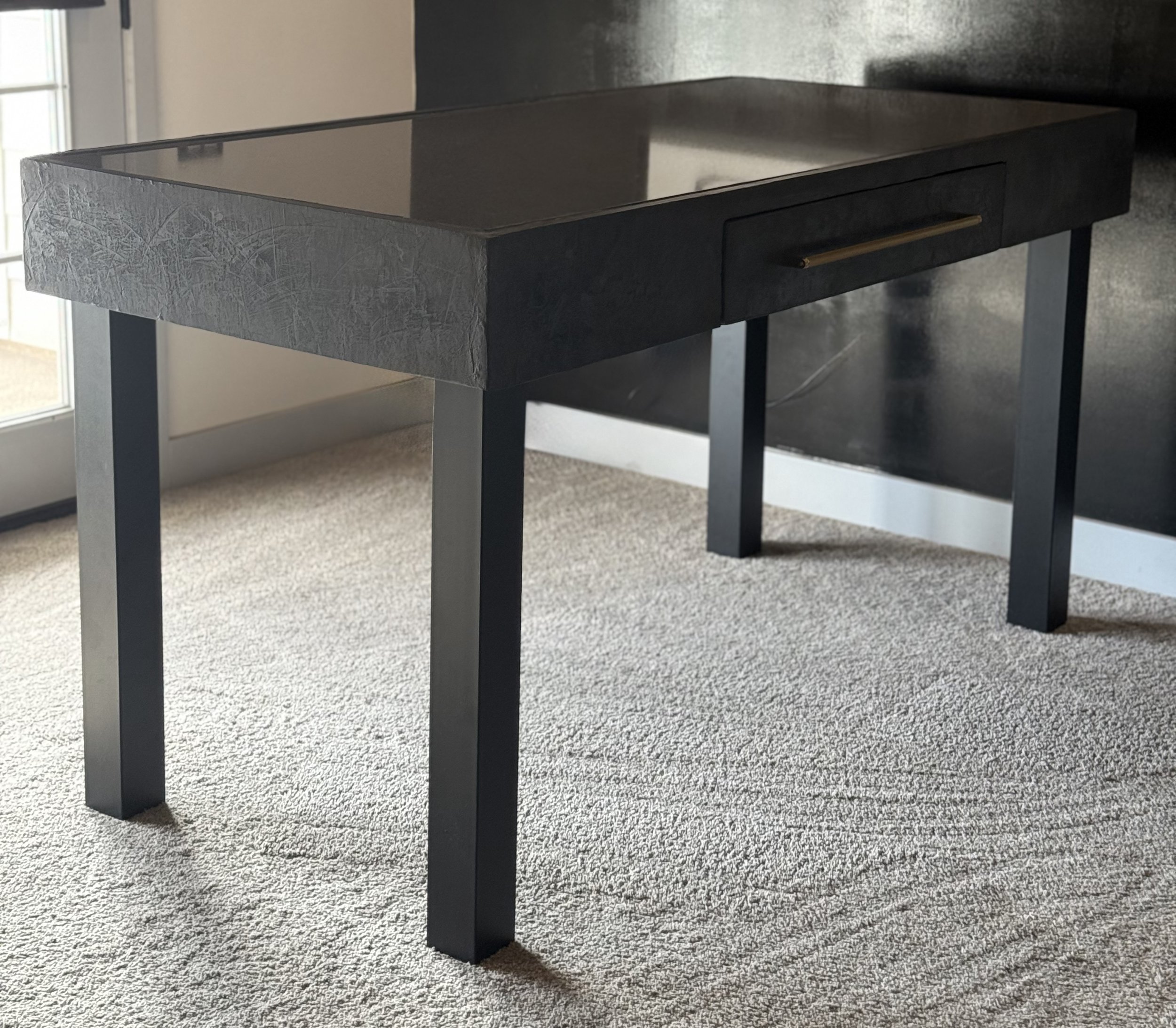 TABLE OF PROCESS#SCULPTURAL WORK TABLE IN BURNISHED PLASTER AND RAW STEEL,#TOPPED WITH QUARTZ,#FOR DESIGN AND FABRICATION USE