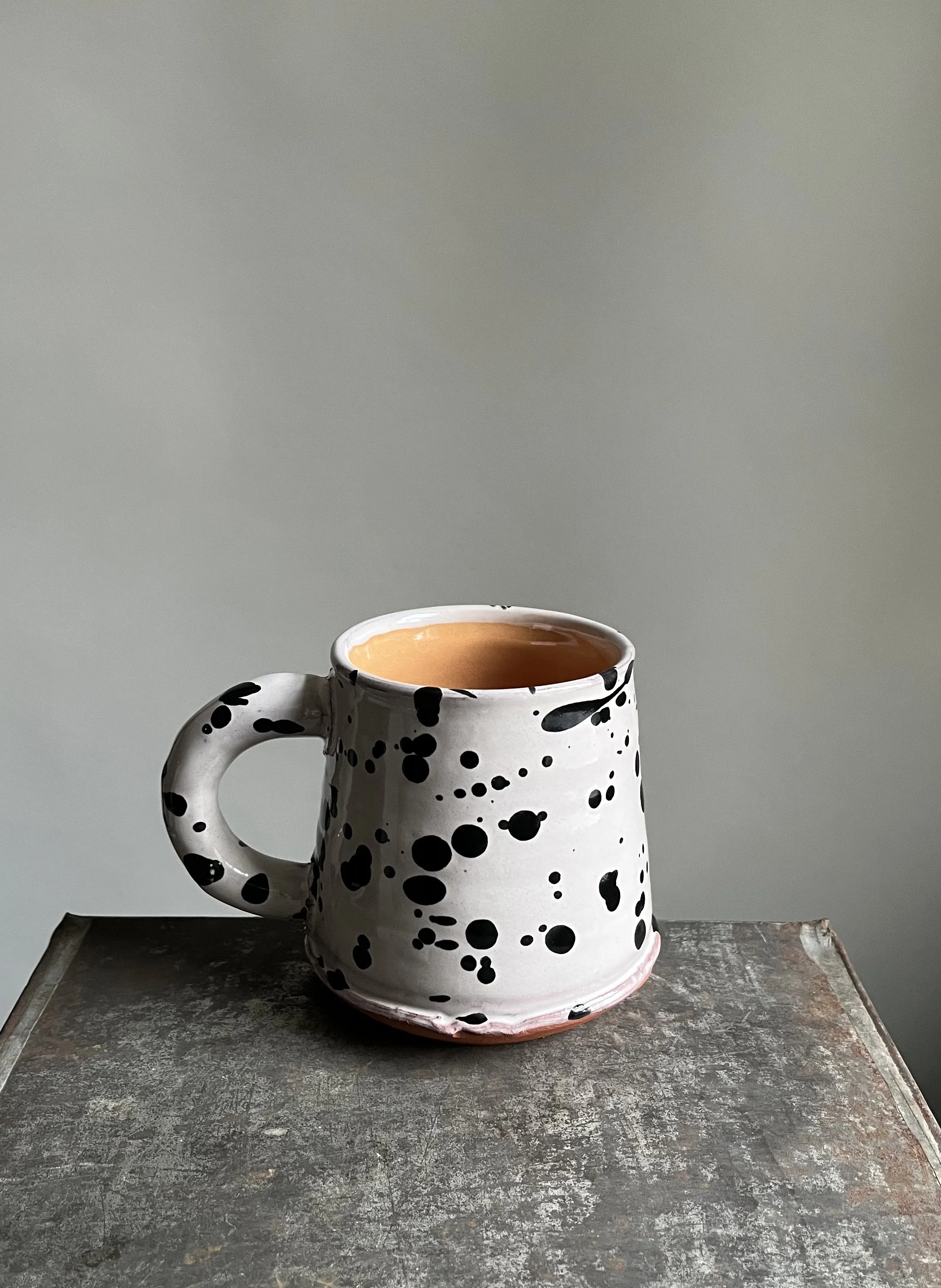 Speckled Mug with Coil Handel 