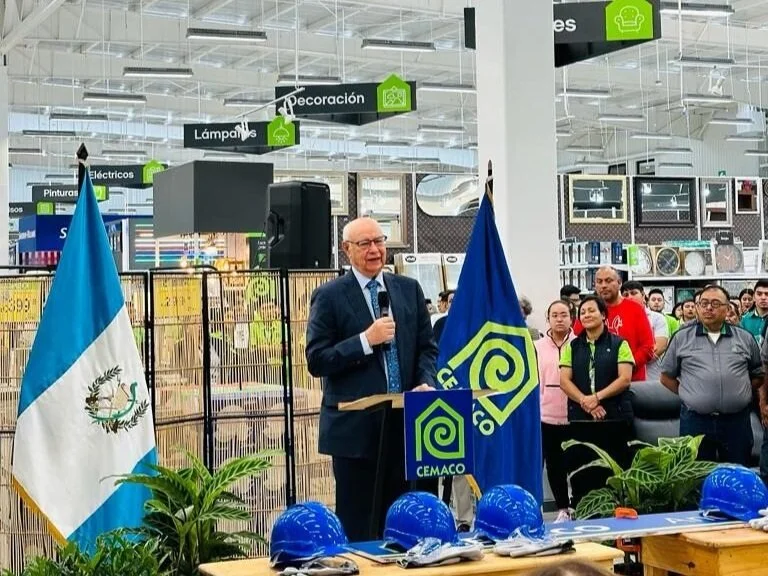 ¡Ya abrió el nuevo Cemaco en Antigua!