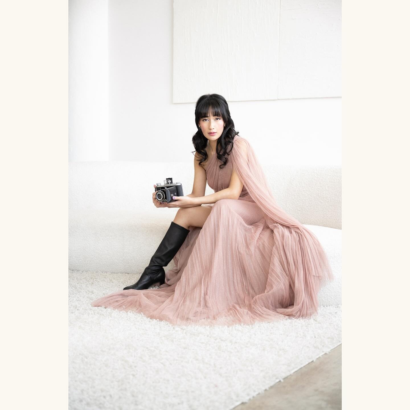 Kiki, Los Angeles, 2024

#portrait #photography #cinematic #film #luxury #hollywood #losangeles #goldenera #classic #glamour #artdeco #noir #oldhollywood #headshots #actress #model #beauty #magazine #editorial #music #musician #artist #singer