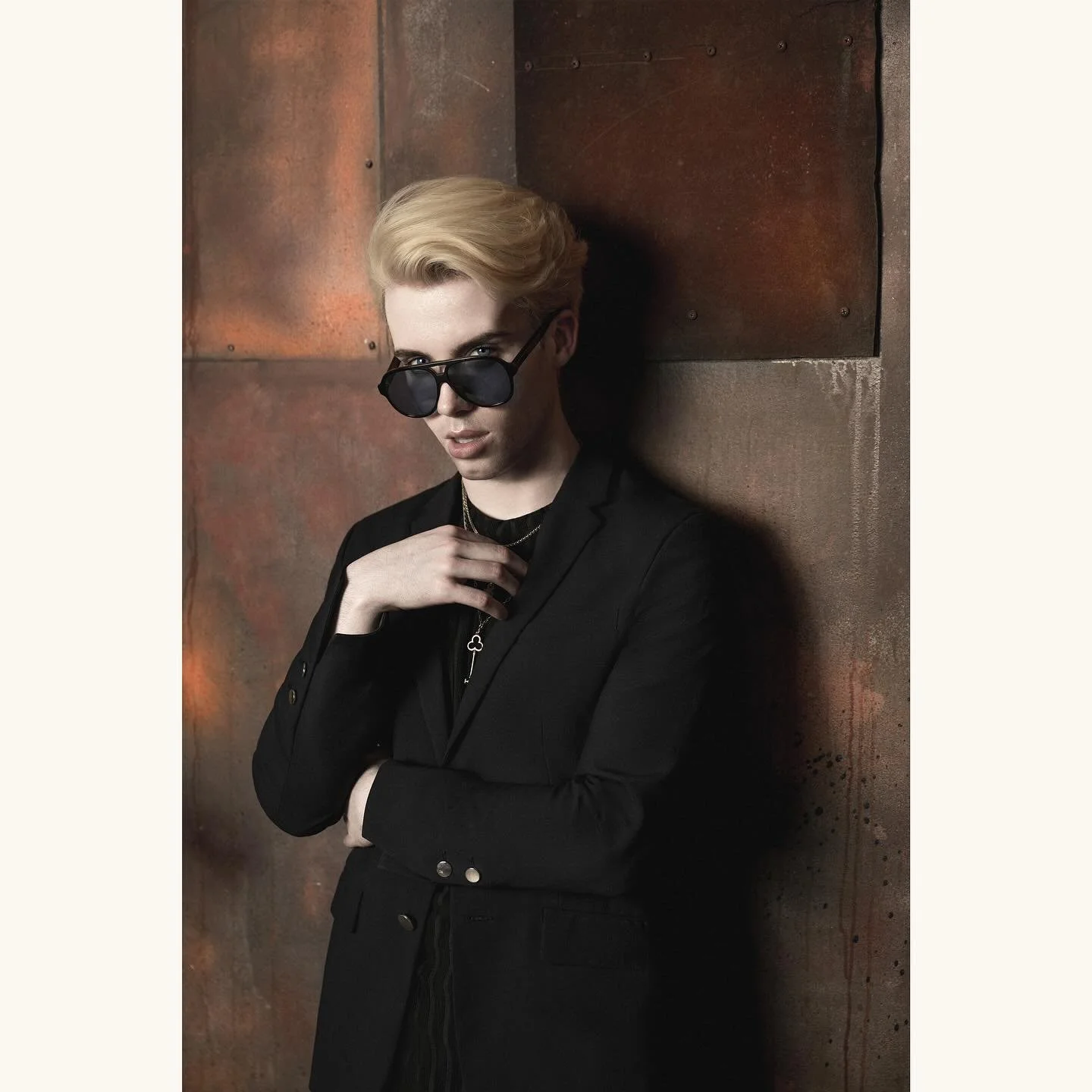 Ian Home, Los Angeles, 2024

#portrait #photography #cinematic #film #luxury #hollywood #losangeles #goldenera #classic #glamour #artdeco #noir #oldhollywood #headshots #model #beauty #music #musician #artist #singer