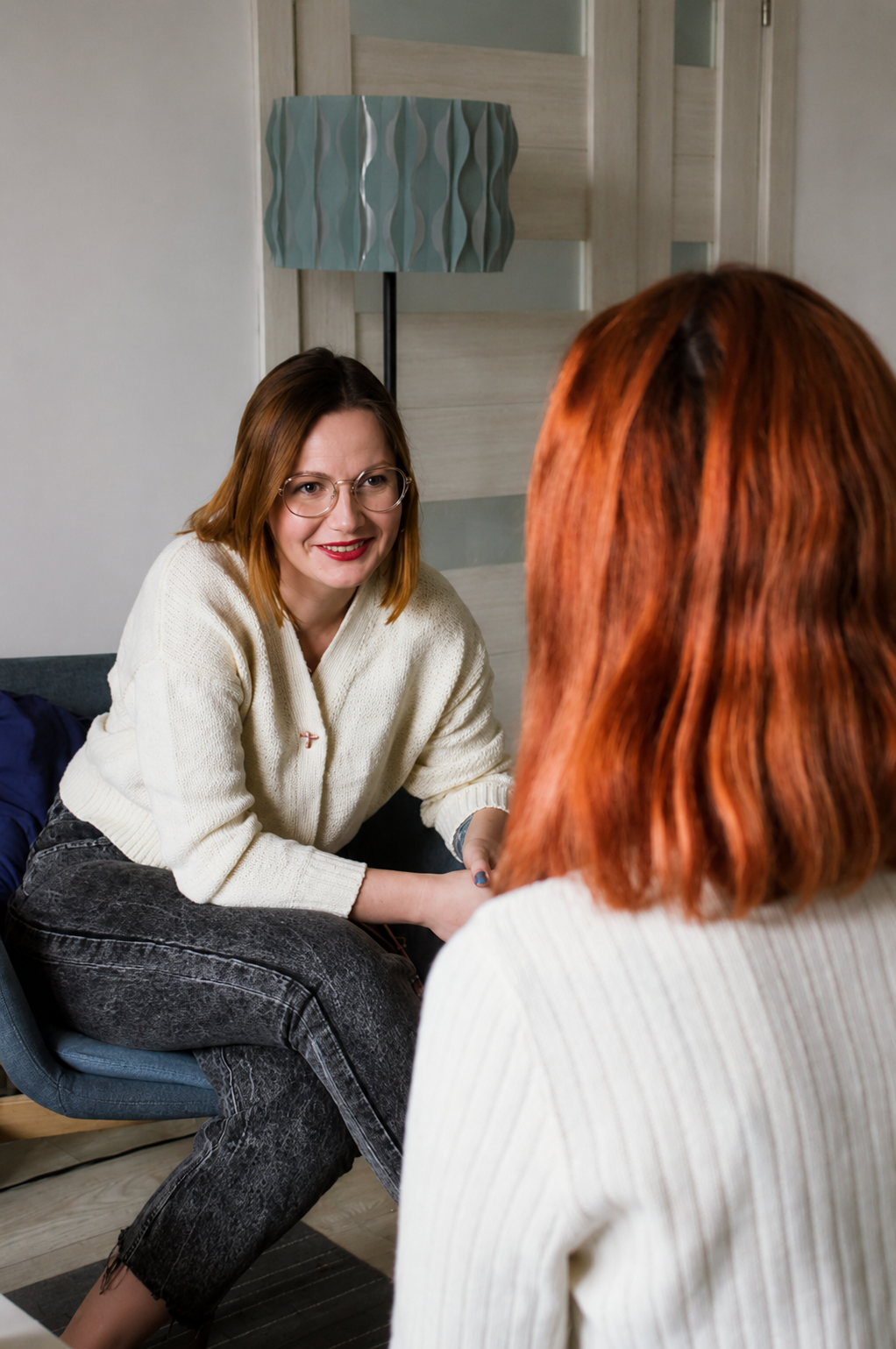 Student therapist providing affordable counseling support during a therapy session at Wasatch Family Therapy in Utah.