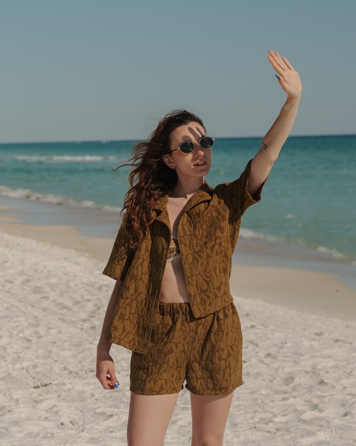 a lil set for da beach! #memademay vibes

a combo of the #gilberttop &amp; #judyshorts made from double gauze from @melanatedfabricsco I got a while back!

This set is so comfy! did I omit buttons because I ran out of them before my trip or was it a 