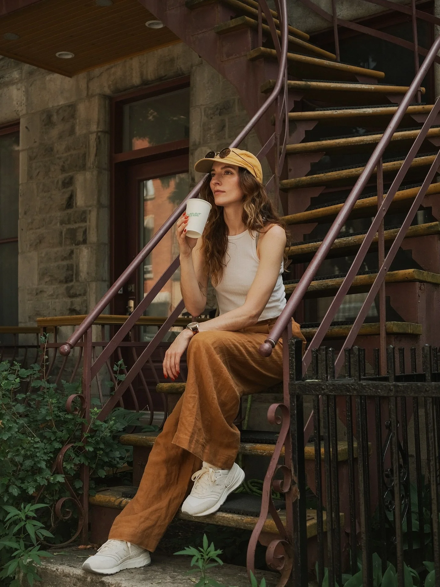 postcards from montr&eacute;al ⭐️

wearing my protea pants and modified lola tank in slide 1. 

Montr&eacute;al was such a lovely city. I hope to visit again 💌

#lolatank by @staystitchpatternco &amp; #proteapants by @paradisepatterns 

Ty @jennylov