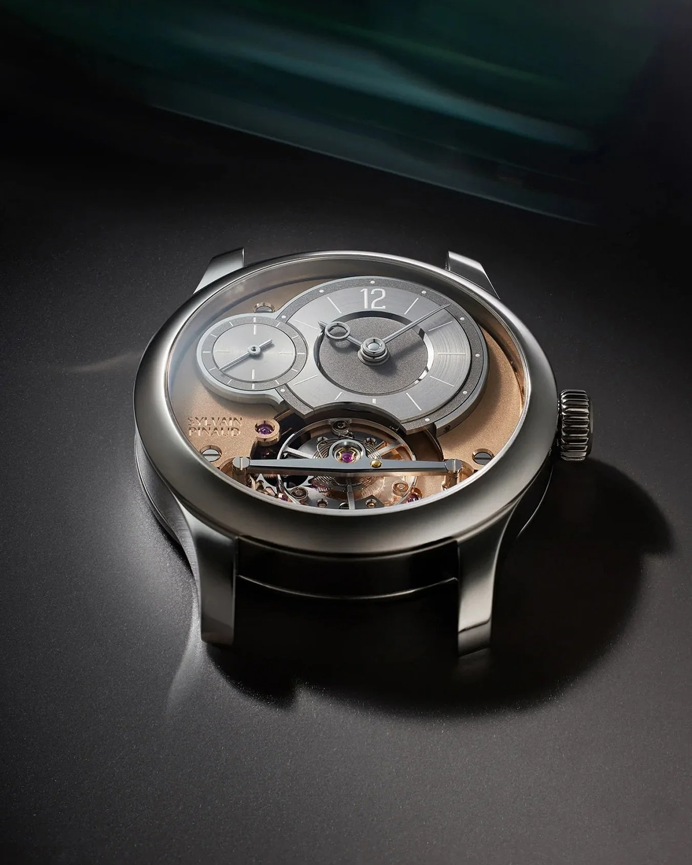 Over a year ago, I was invited by the team at @a_collected_man to explore how Sylvain Pinaud&rsquo;s dial could be reimagined through a minimalist lens, while not breaking from Sylvain&rsquo;s design DNA.

It&rsquo;s been incredible to see how @horlo
