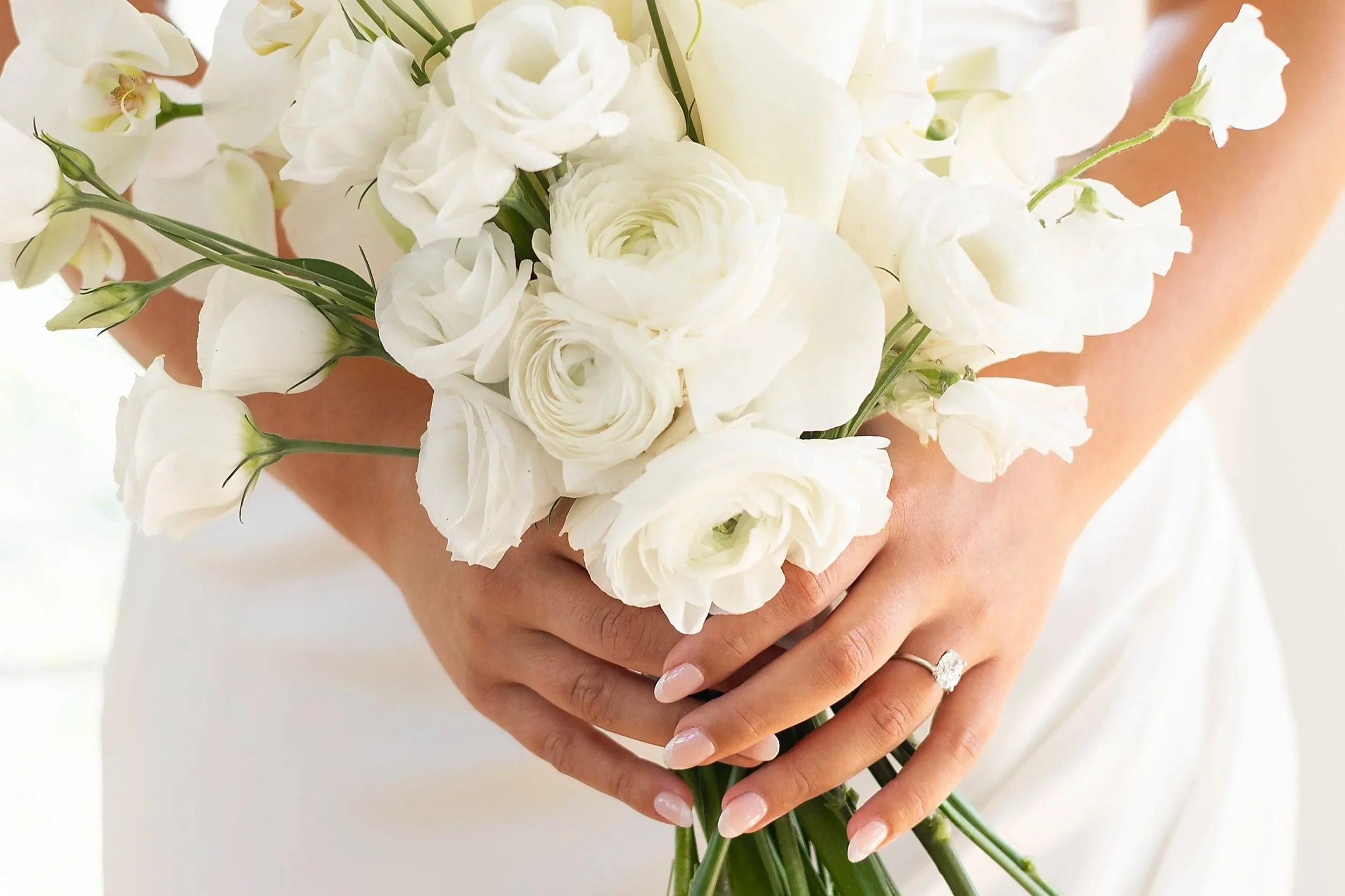 luxury wedding photography closeup of details by Fenton photographer Lola Marie Photography