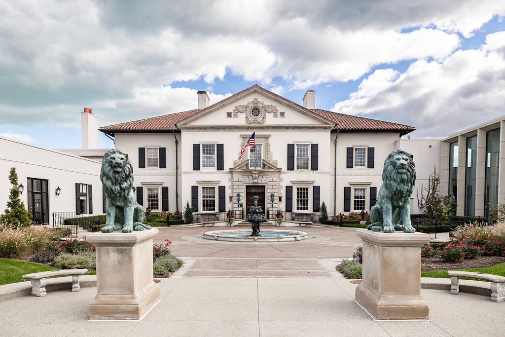 Grosse Pointe War Memorial wedding venue exterior in Grosse Pointe Farms, Michigan