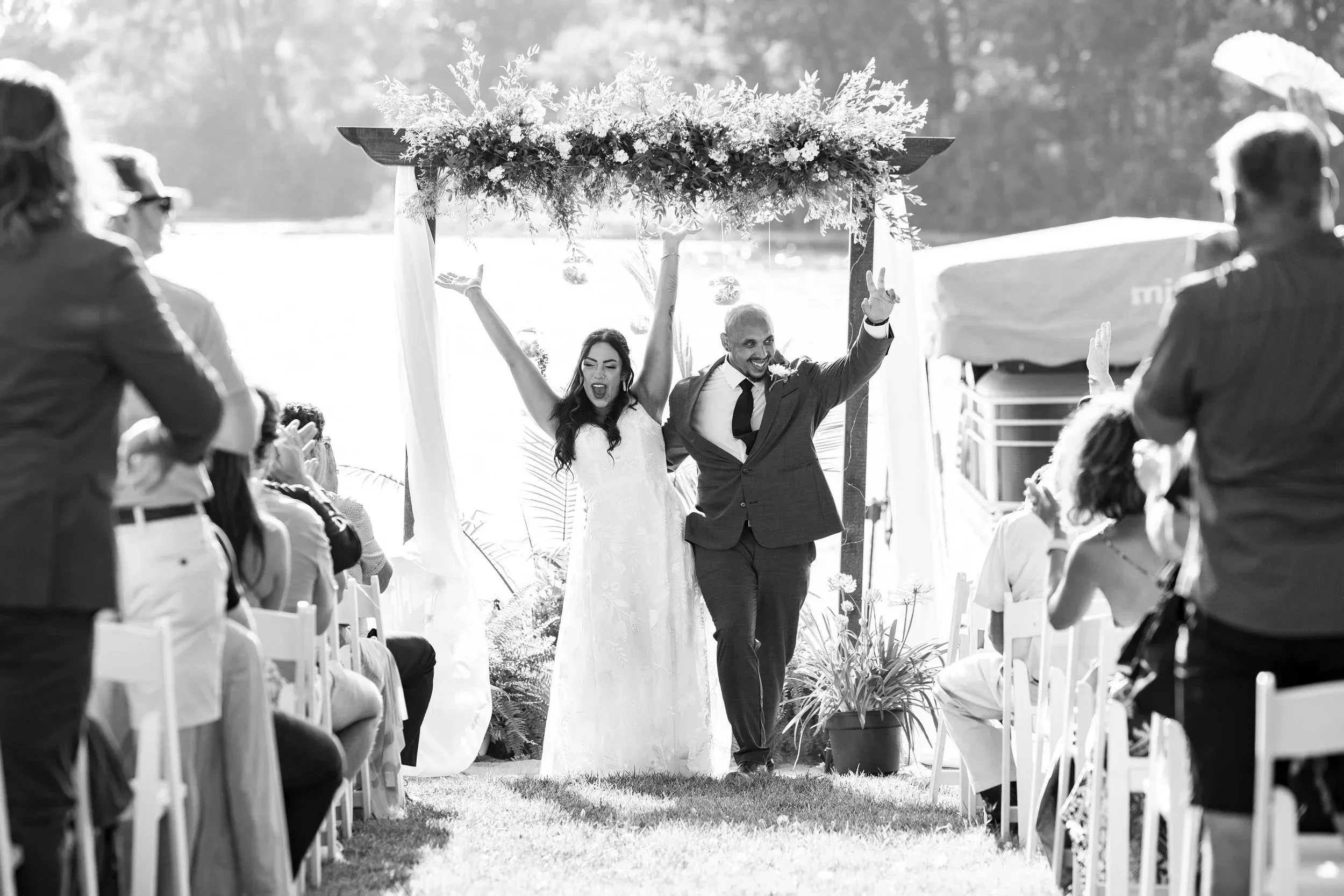 wedding photo from lakeside wedding on lobdell lake in fenton michigan