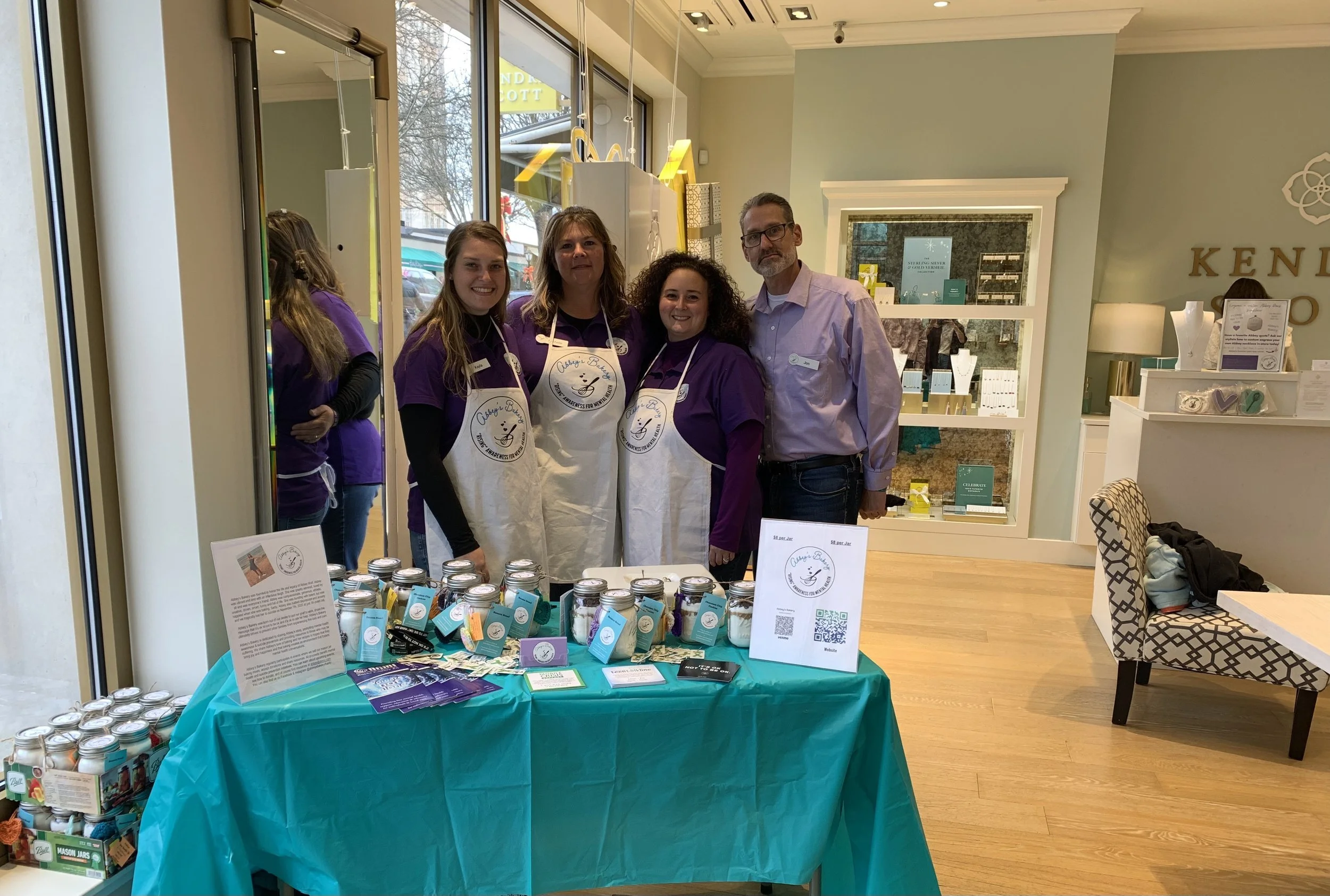 Kendra Scott Gives Back - 11.13.21