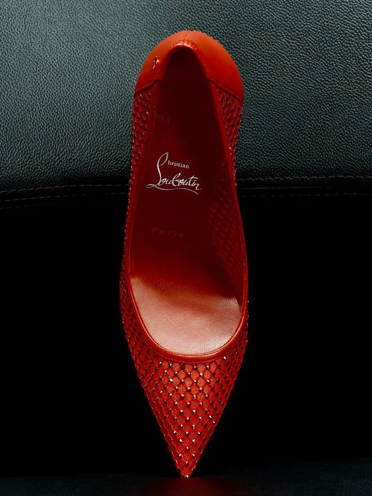 24_10_NAP_Louboutin_S06_006-Resize-2.jpg