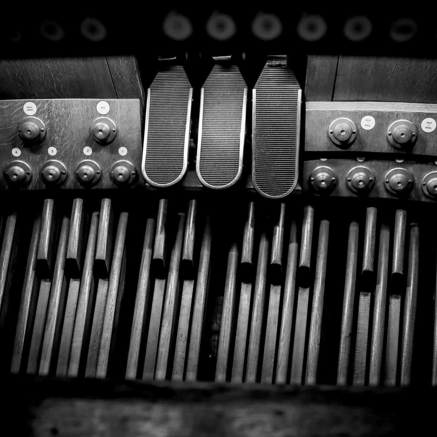 The swell pedals of the Royal Albert Hall Organ - photographed here by Christie Goodwin! 📸 @christiegoodwin