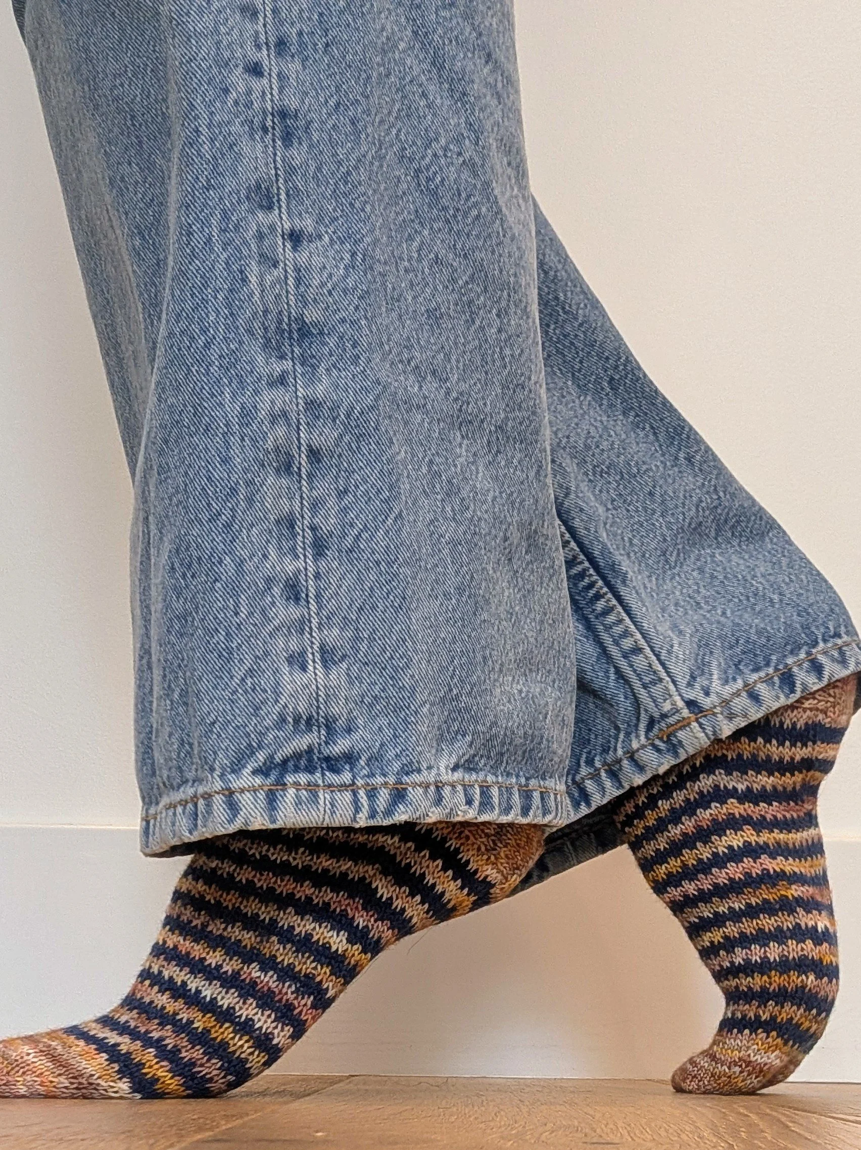 Mr Stitch's Sock Club: Bigfooting Around Socks Knitting Pattern