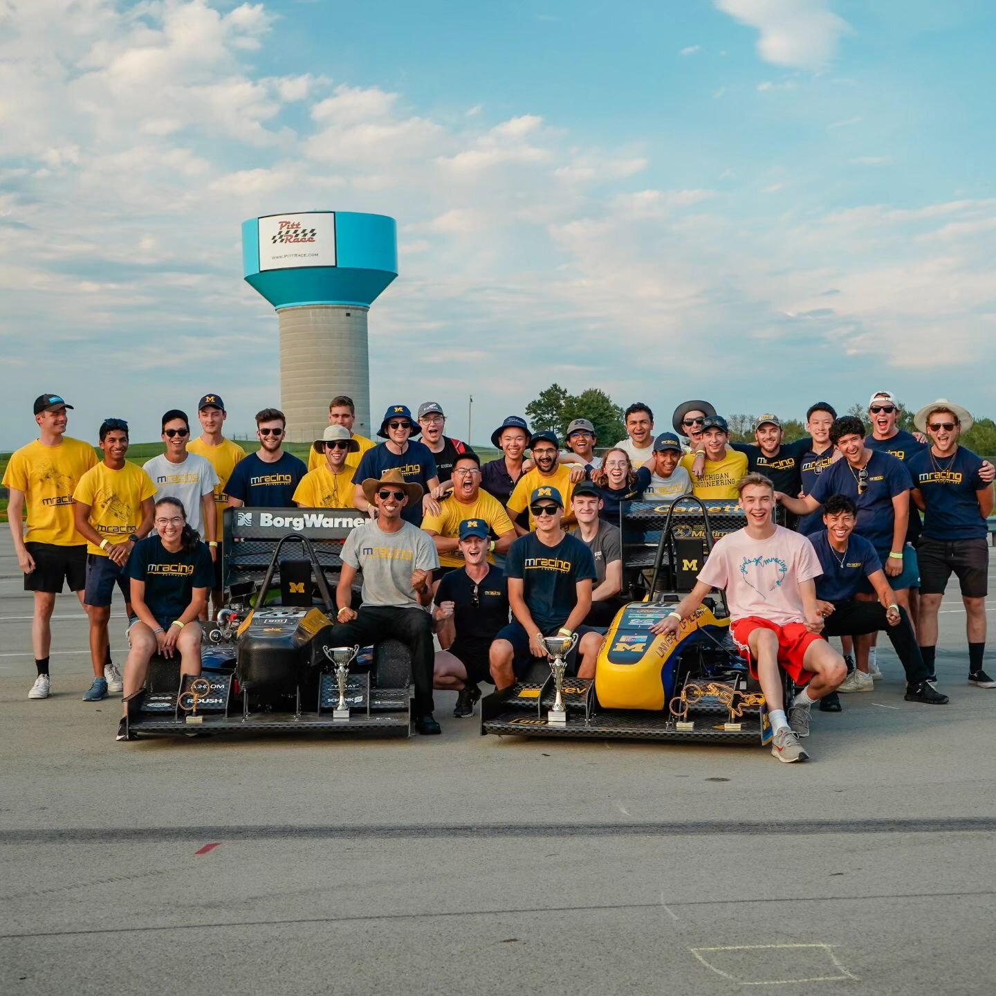 Behind every successful event is a dedicated team! Our team and drivers did an excellent job this past weekend. MR23 can't drive without them (yet)
. . . .
#fsae #umich #pitt #racecar