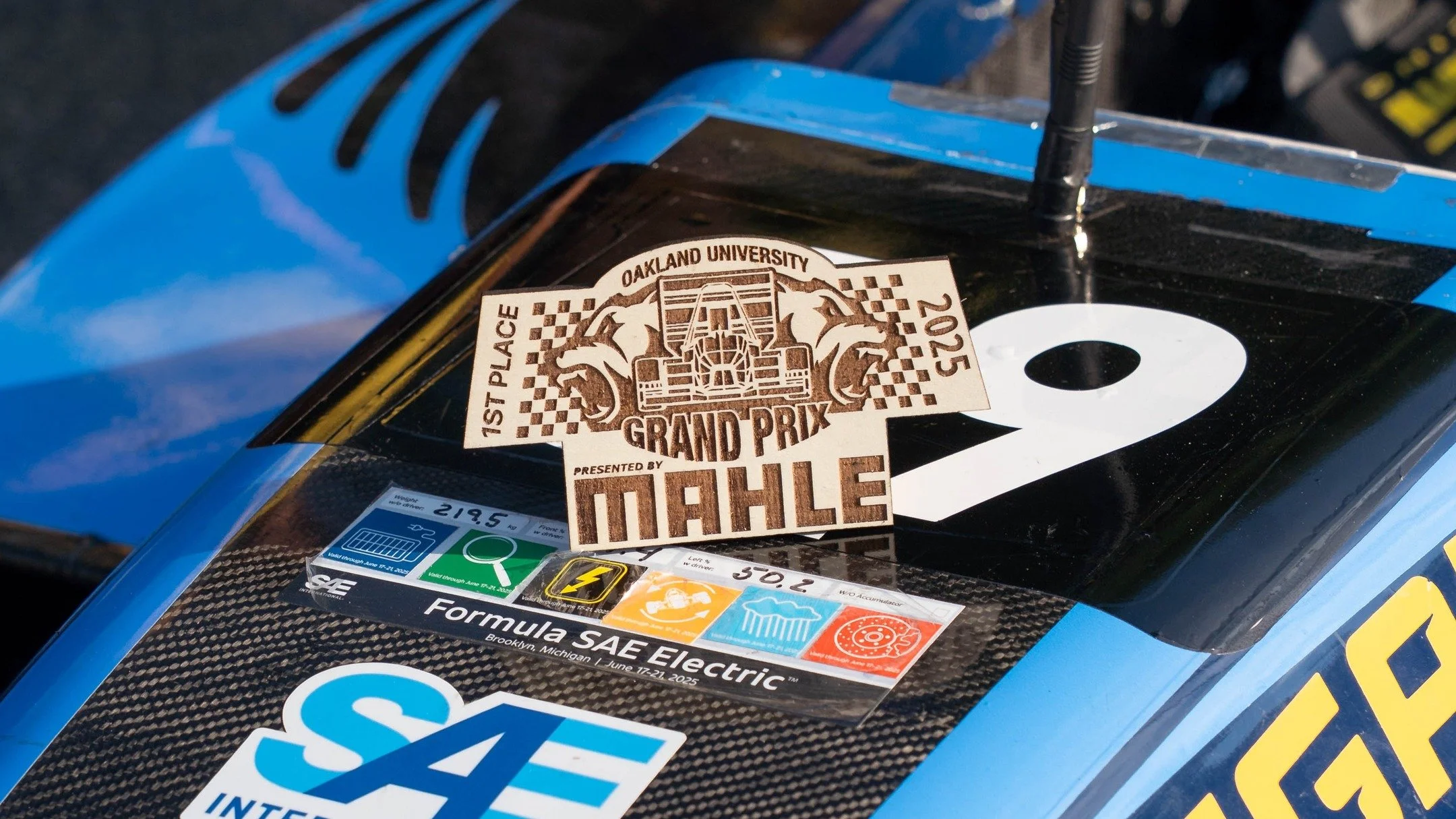 🥇 MRacing takes 1st Place again! 🏆
Our team dominated at the Oakland Grand Prix, bringing home another win with MR25.
This time, we had a special guest: none other than MR21, our last-ever combustion car, which took 1st place at MIS in 2021! A hu