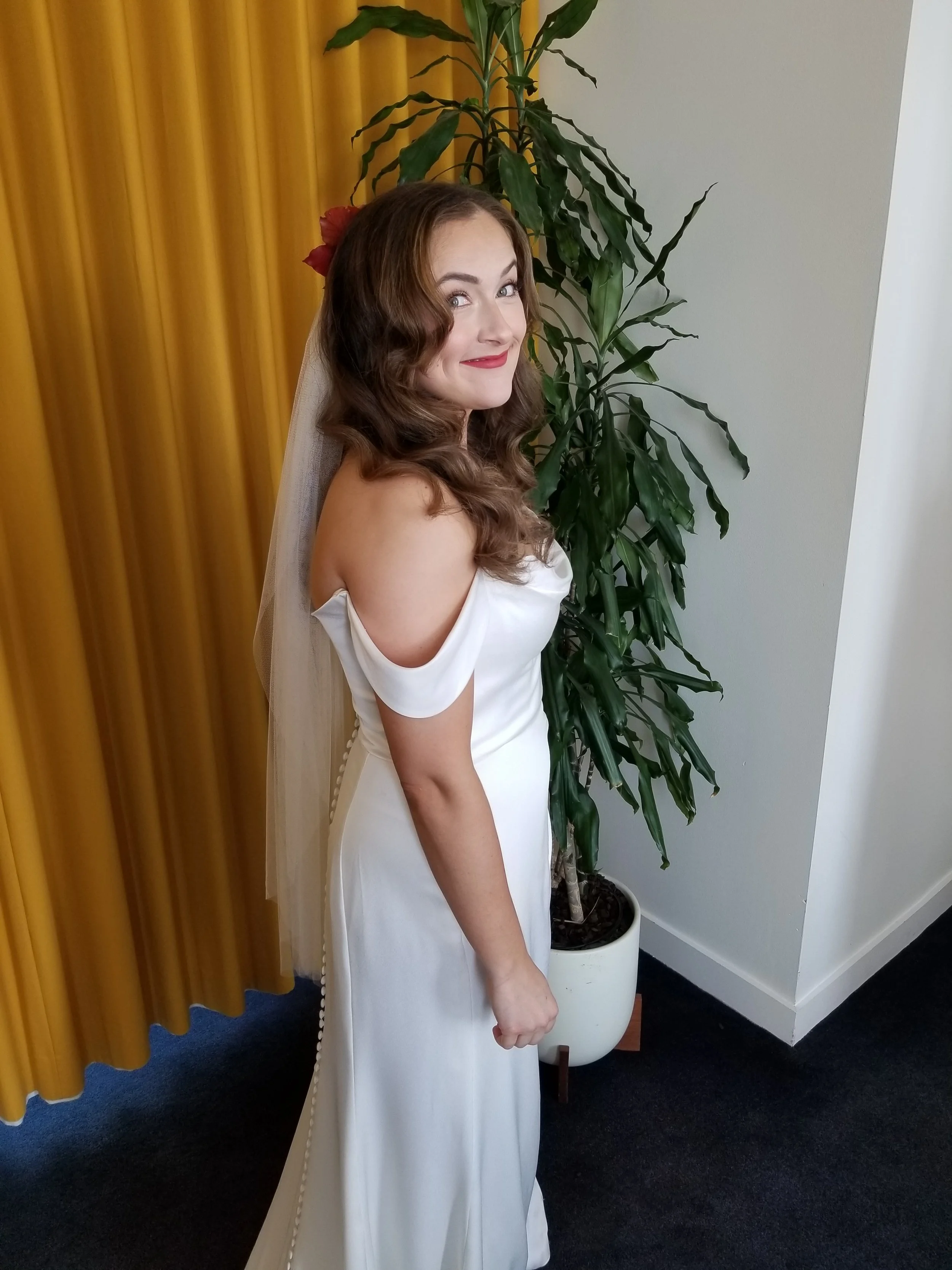 Soft-Glam-Waves-Bridal-Hairstyle-Durham-NC-Bride-Versatility-Hair-Studio-Dareece-Darden.jpg